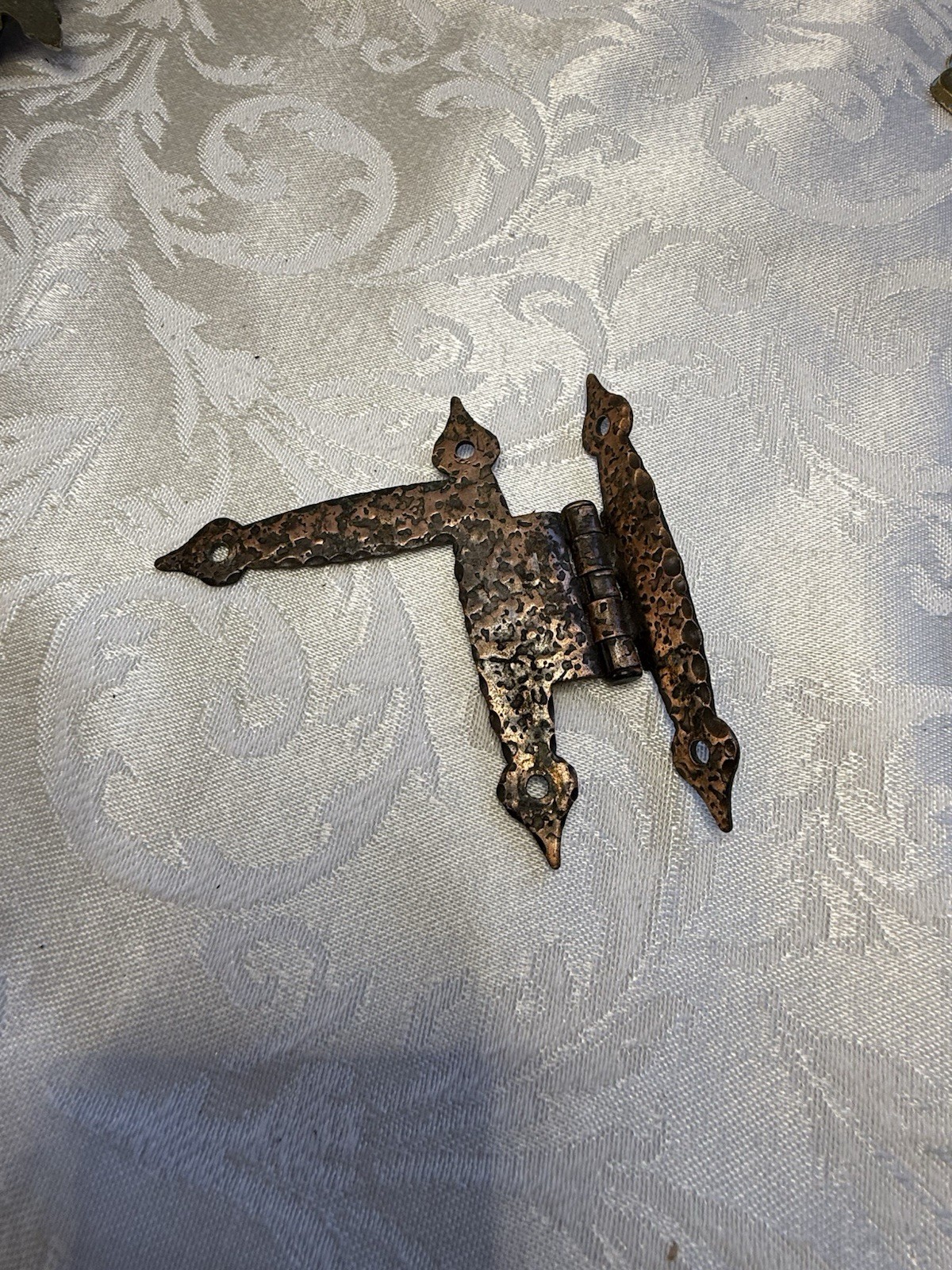 LOT OF MISCELLANEOUS HARDWARE. Drawer Pulls, Hinges, Keys