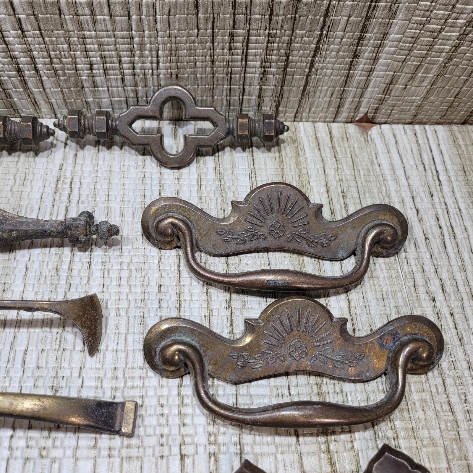 Mixed Lot of Dresser Drawer Pulls Handles (ALL IN PHOTO) NO SCREWS