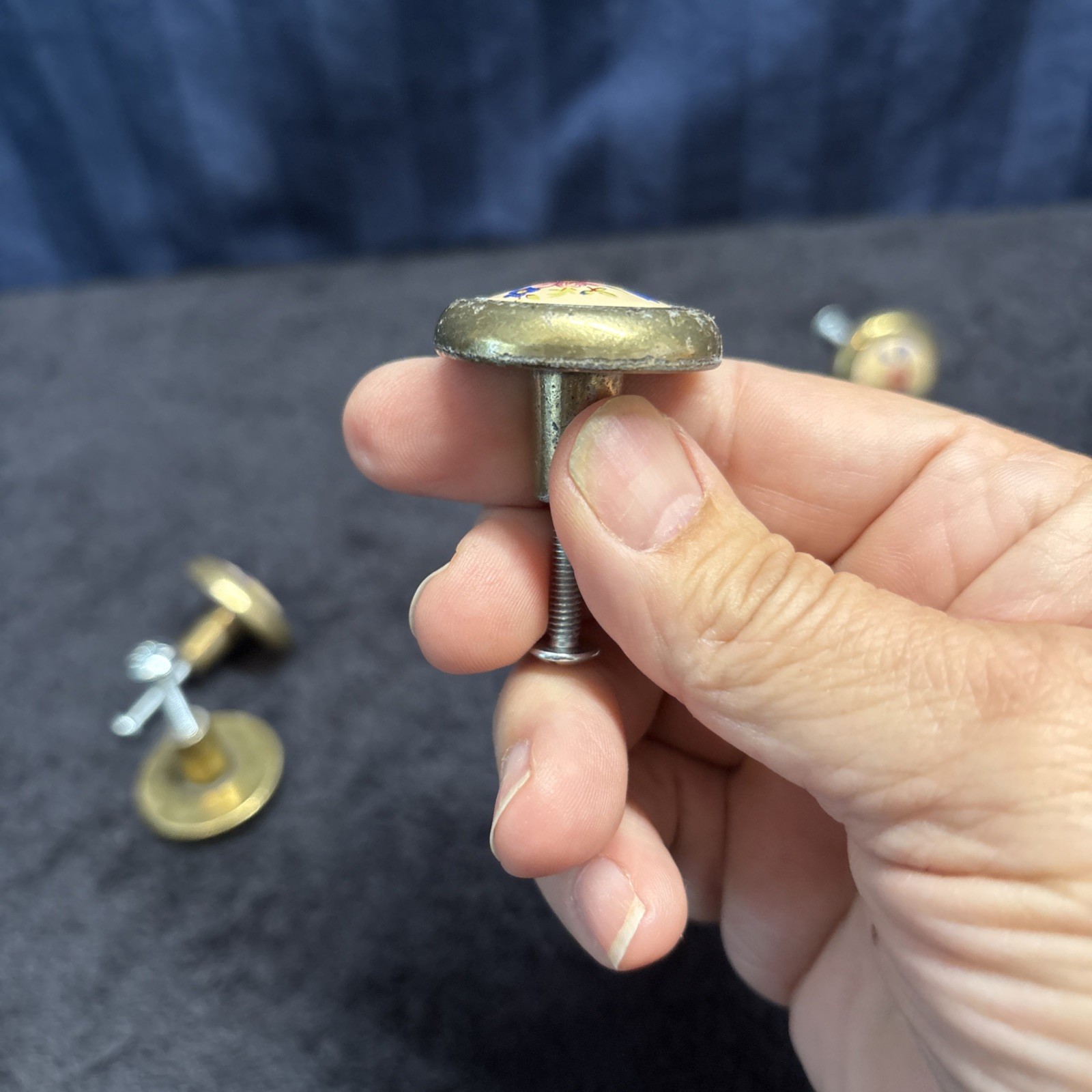 Lot of 4 Brass and Porcelain Blue/Pink Flower Drawer Pulls Door Knobs R7