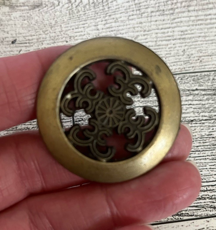 Vintage Floral Brass Door Drawer Cabinet Round Knob Pulls Hardware Lot of 9