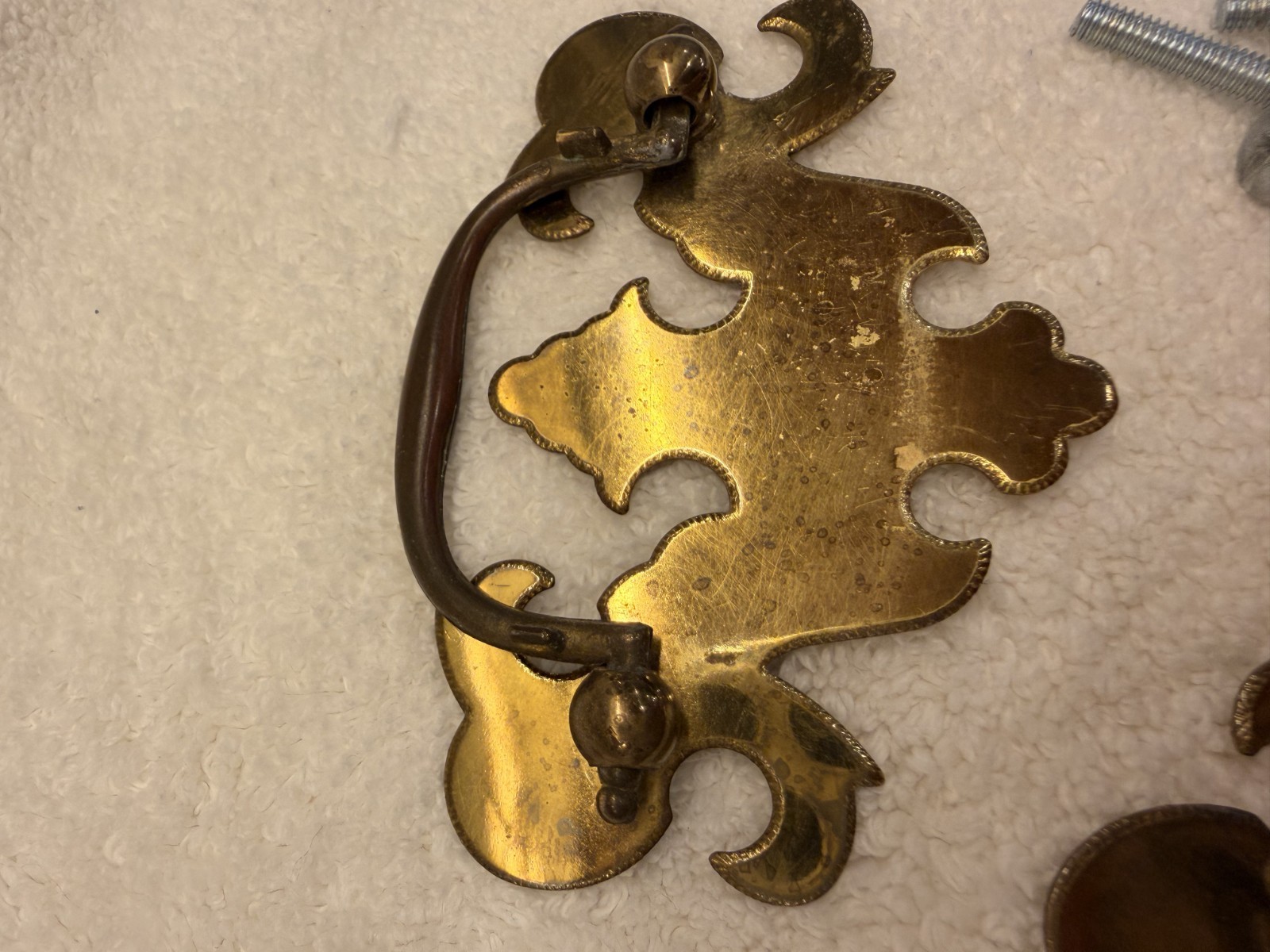 8 Vintage Unrestored Brass KBC K-8925 Chippendale Batwing Drawer Pulls