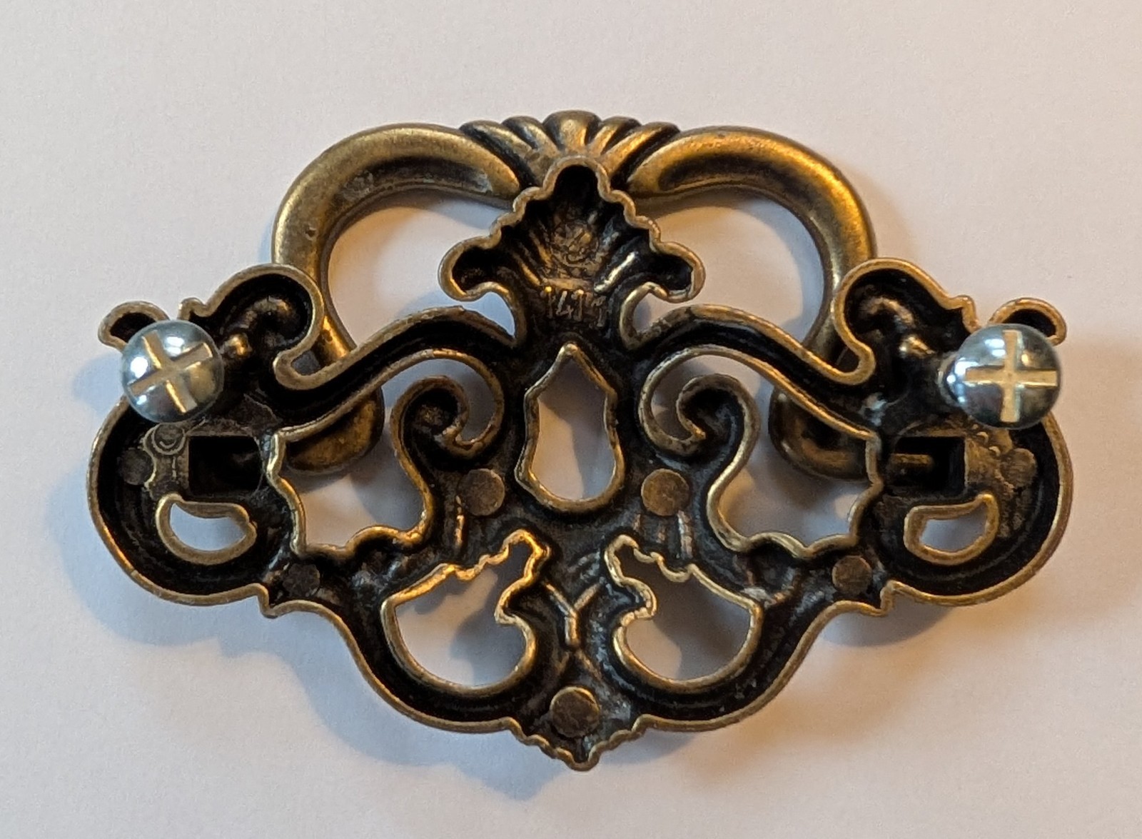 5 VTG BRASS 4″ DROP BAIL DRAWER PULLS 1995 WITH ⅝” SCREWS