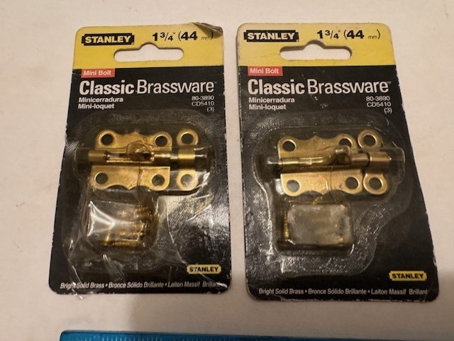 NEW / OLD STOCK (2) STANLEY SOLID BRASS 1 3/4″ CLASSIC BRASSWARE MINI BOLTS