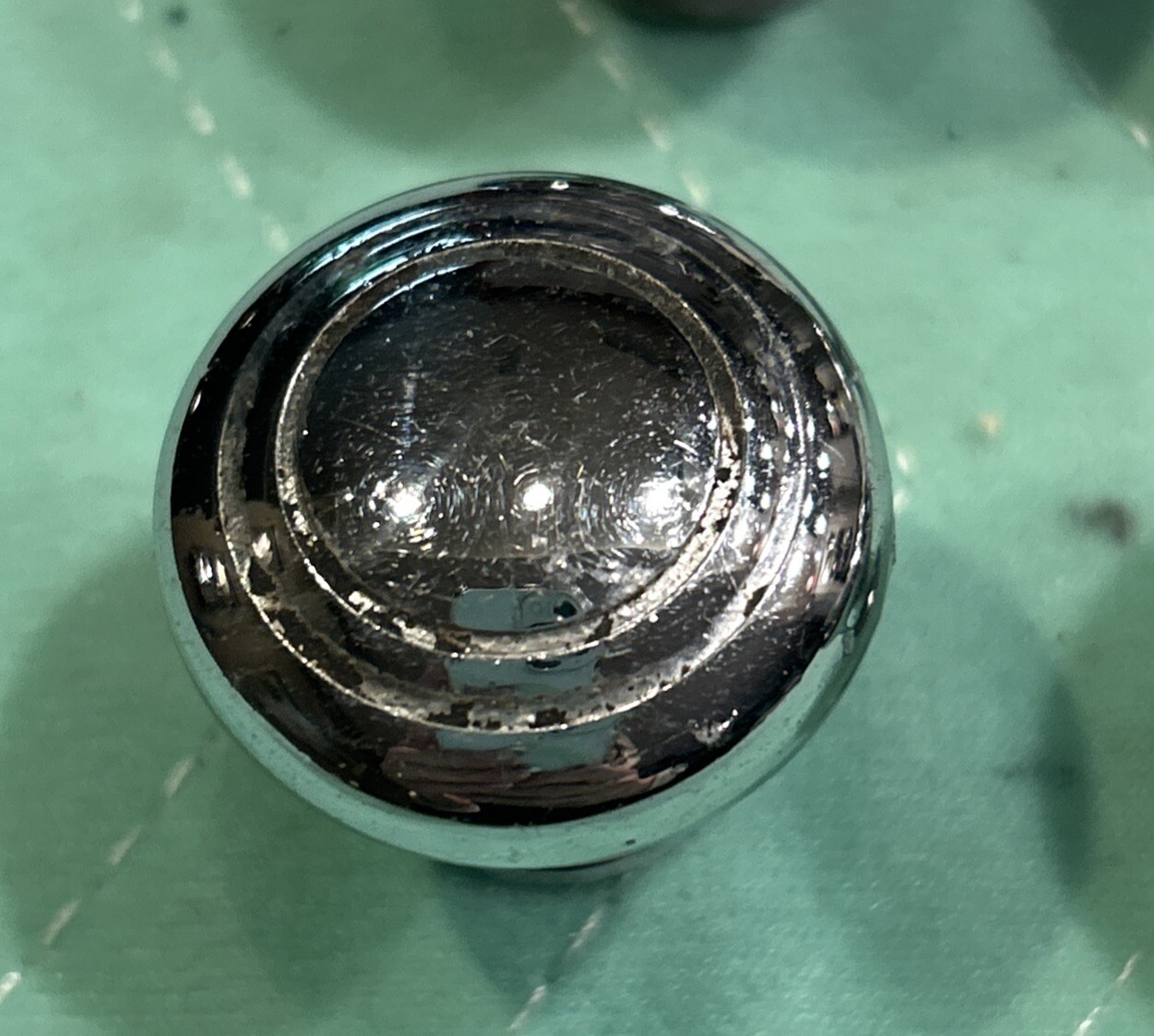 VINTAGE ART DECO CHROME DRAWER PULL CABINET DOOR KNOB Set of 4