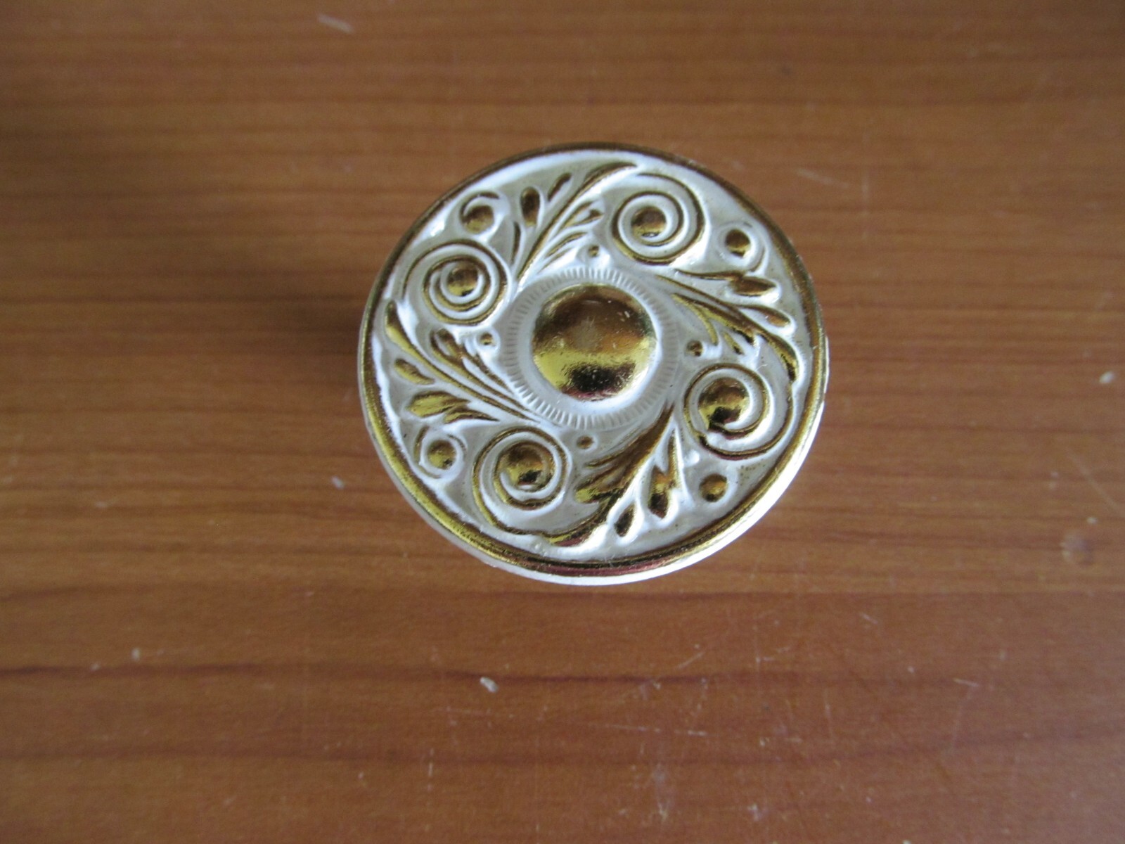 VTG White & Brass Knob Cabinet Pull Round 1 1/2″