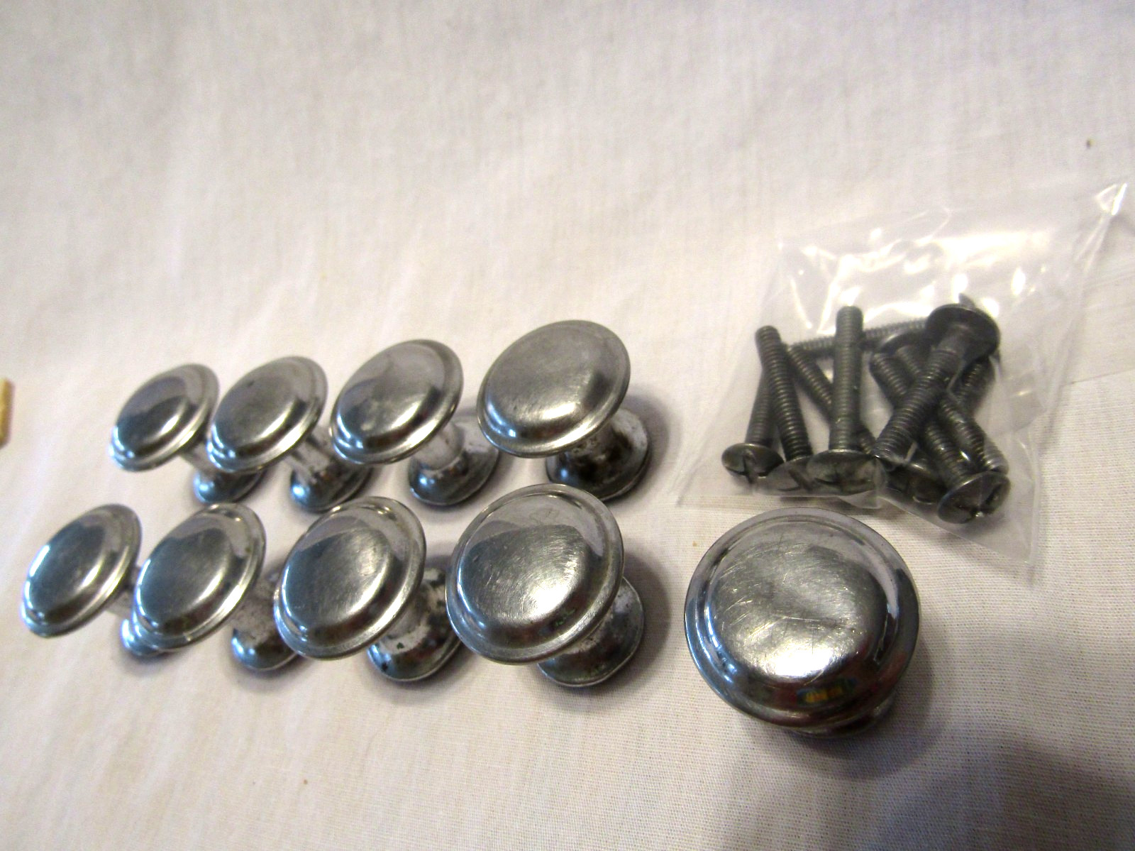 Nine Vintage 1″ Small Chrome Drawer Knobs Cabinet Door Pulls Mushroom Shaped