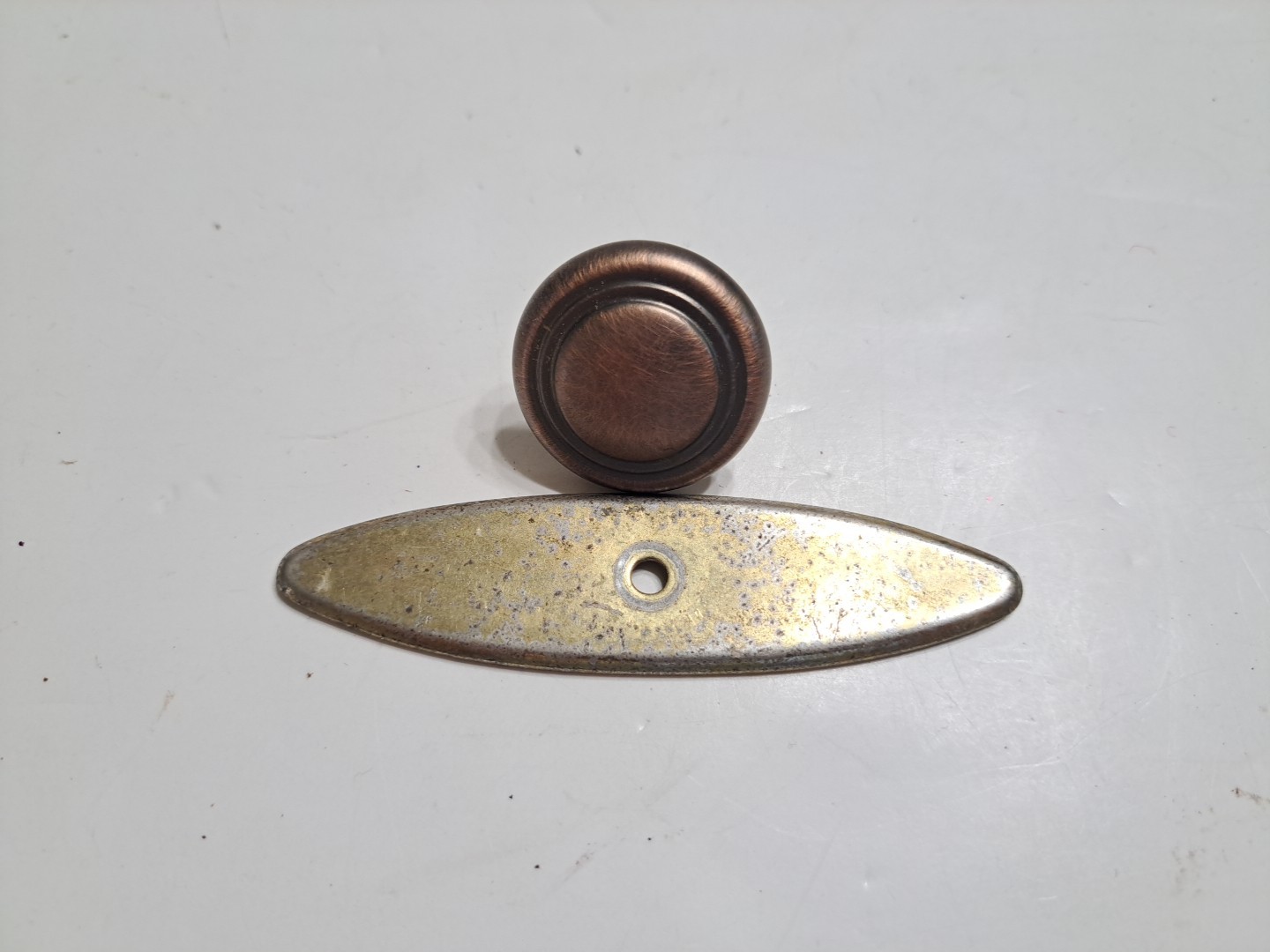 Rustic Bronze Color Pull Knob With Gold Tone/Silver Backplate