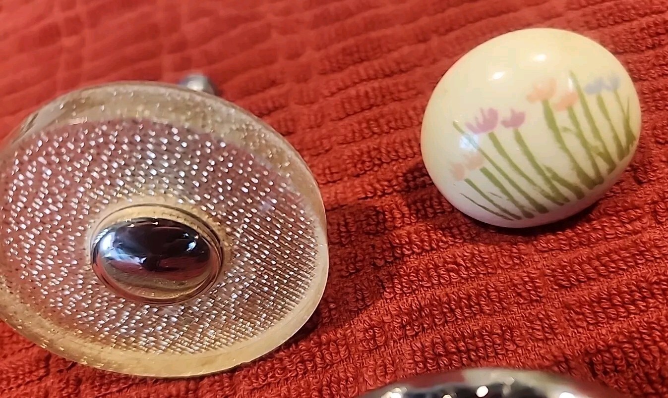 Mixed Lot 6 Vintage Drawer Knobs Previously Owned Metal Ceramic Lucite