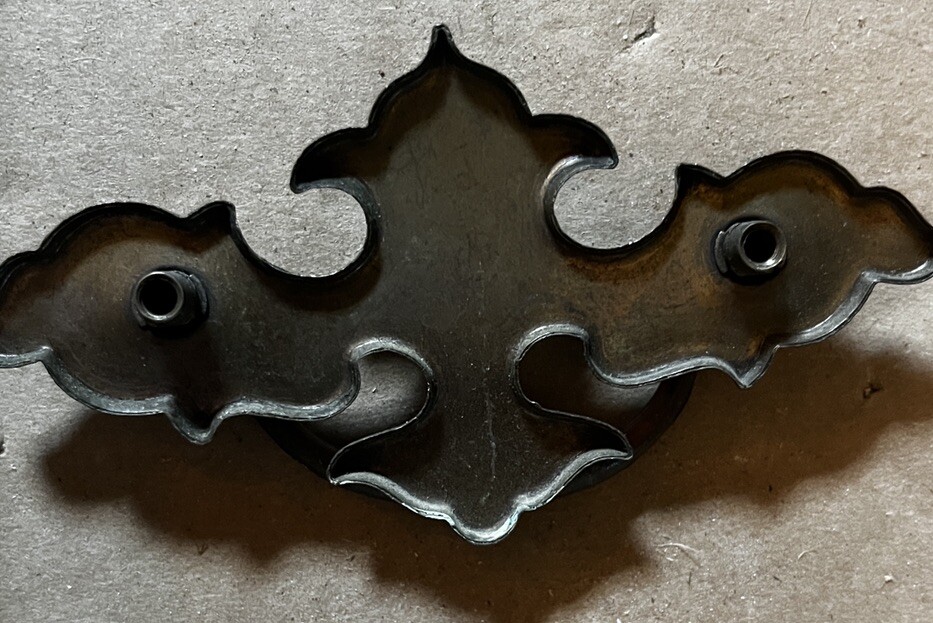 Vintage Batwing Style Drawer Pulls: 15 Available, unmarked, and No Screws