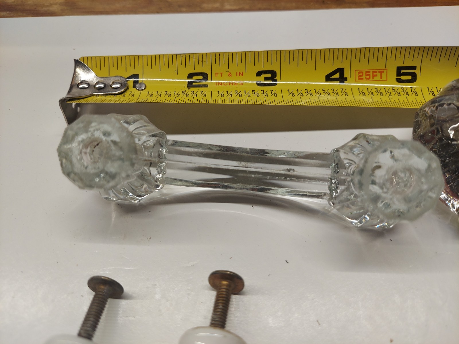 VINTAGE GLASS PULL KNOBS Lot # 270