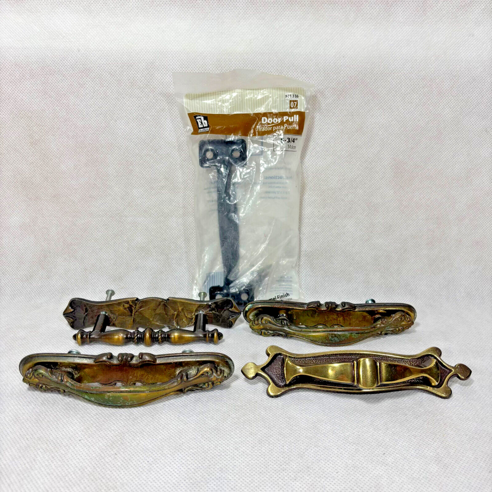 Vintage Brass Drawer Pull Handles Lot of 4 & Everbilt Door Pull Black Enamel