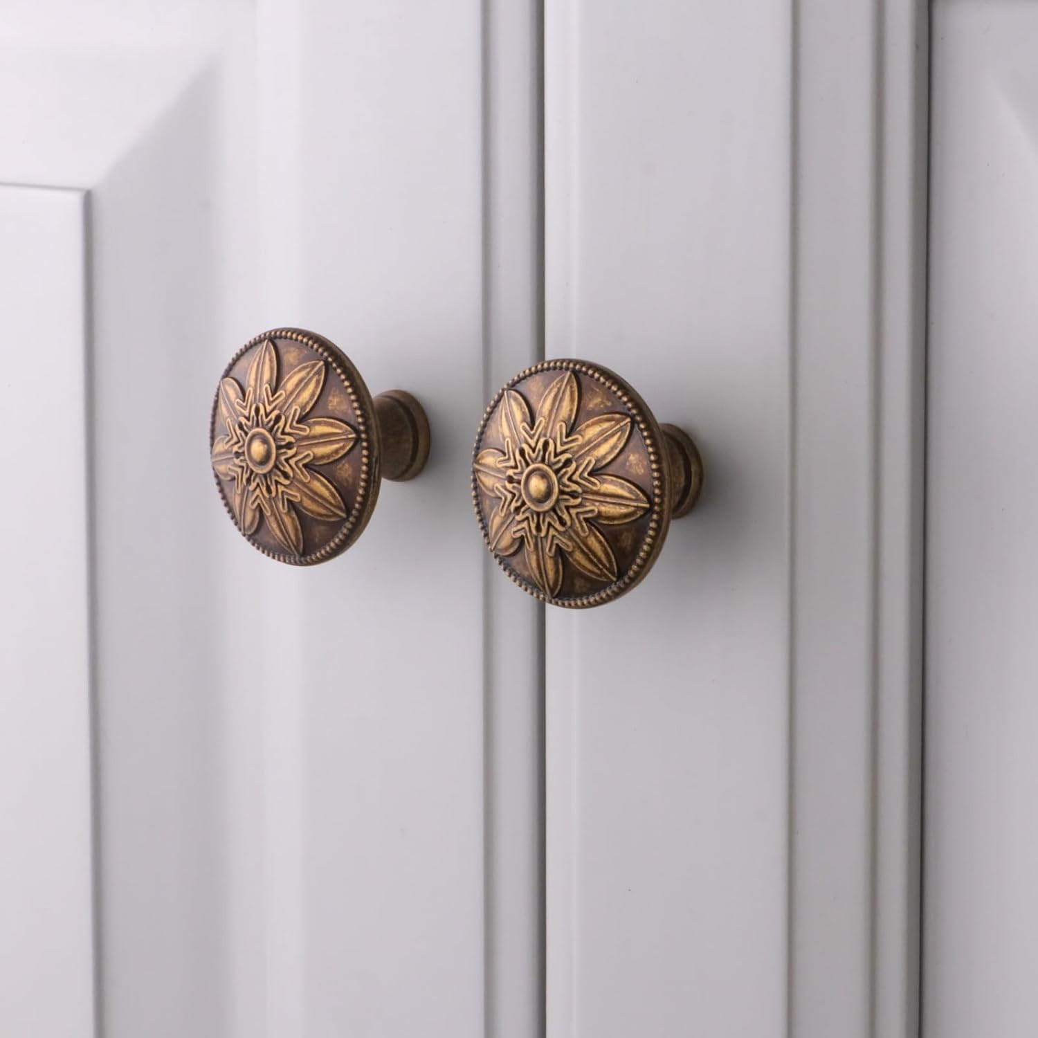 4 Pack Antique Brass Cabinet Knobs Vintage Dresser Knobs Drawer Knobs,1.4″ round