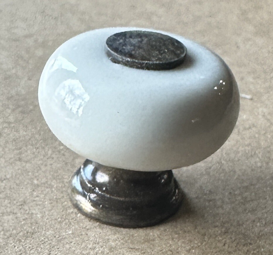 Set of 5 Vintage White Porcelain & Brass Knobs/Pulls~Attic Find~Mushroom Shaped