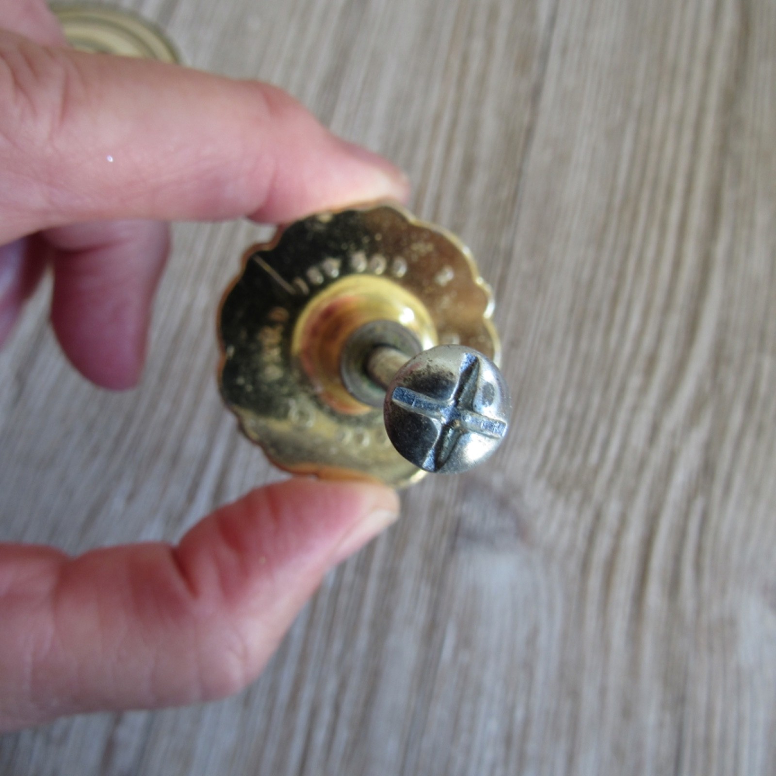 Vintage Knobs White & Gold Cabinet Door Drawer Pulls Hollywood Regency 9 Knobs
