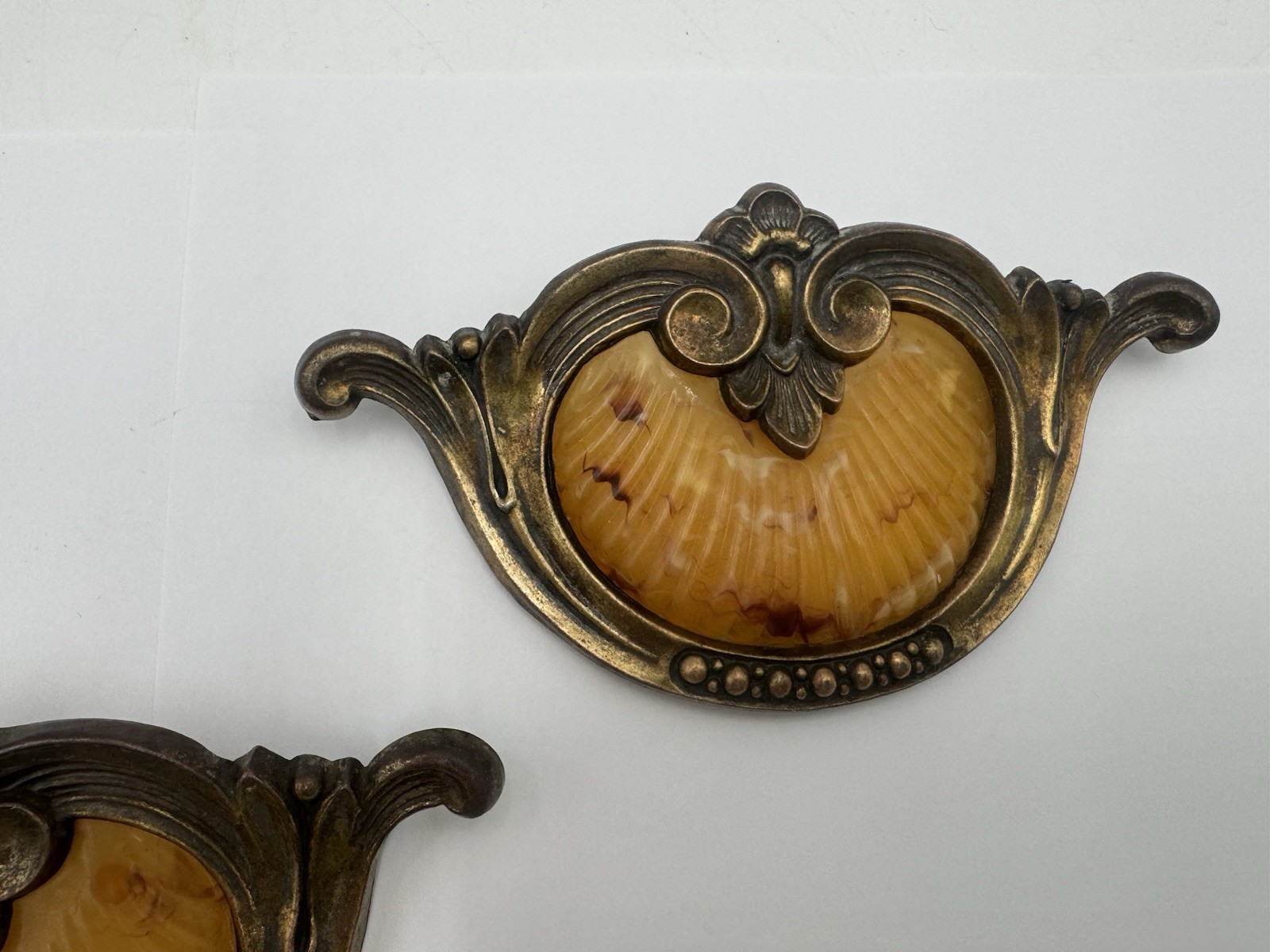 5 Antique Keeler Brass Waterfall Shell Handle Bakelite Dresser Pulls Beautiful