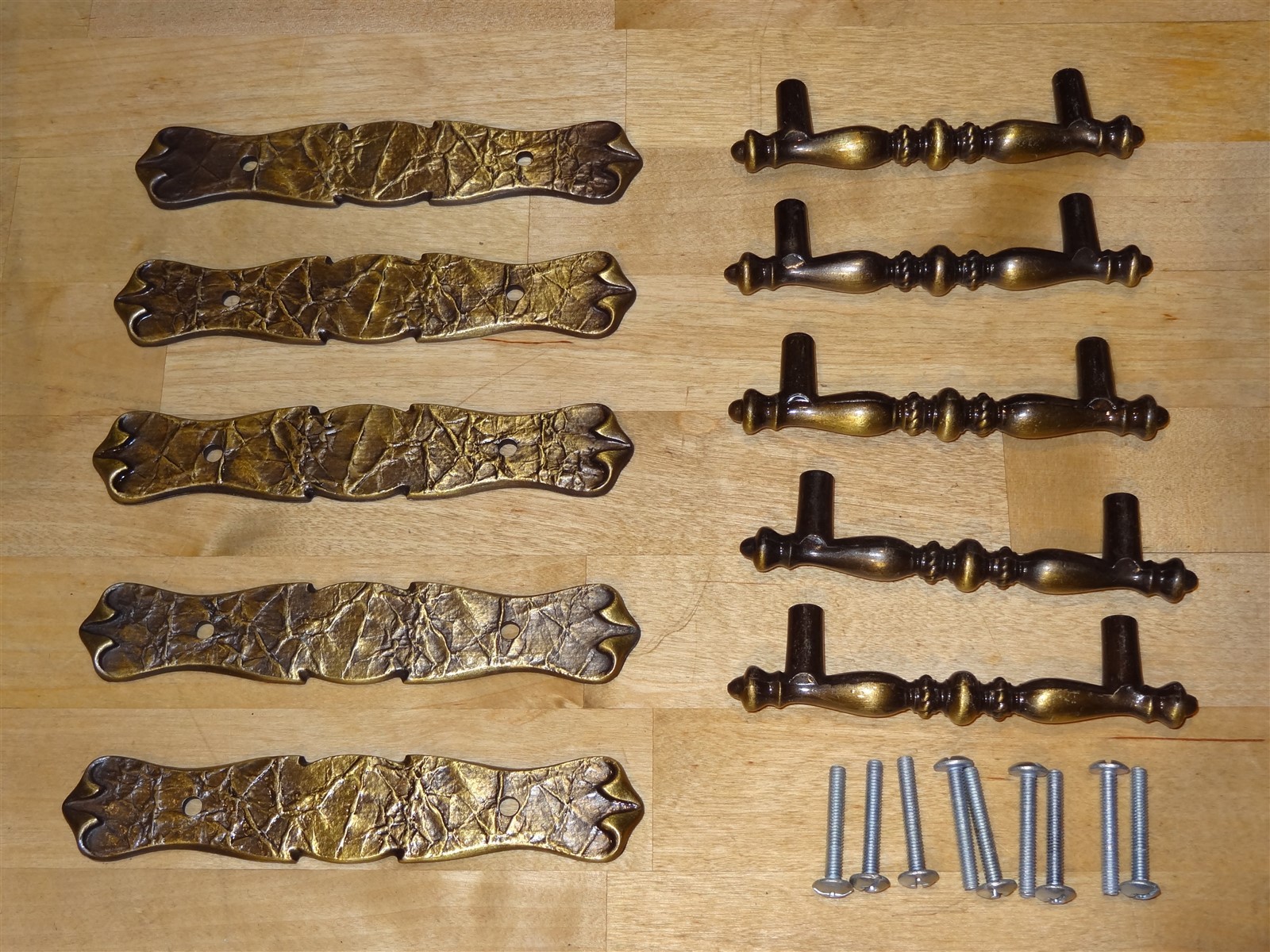 5 Vintage AMEROCK Carriage House Antique English Drawer / Cabinet Pulls