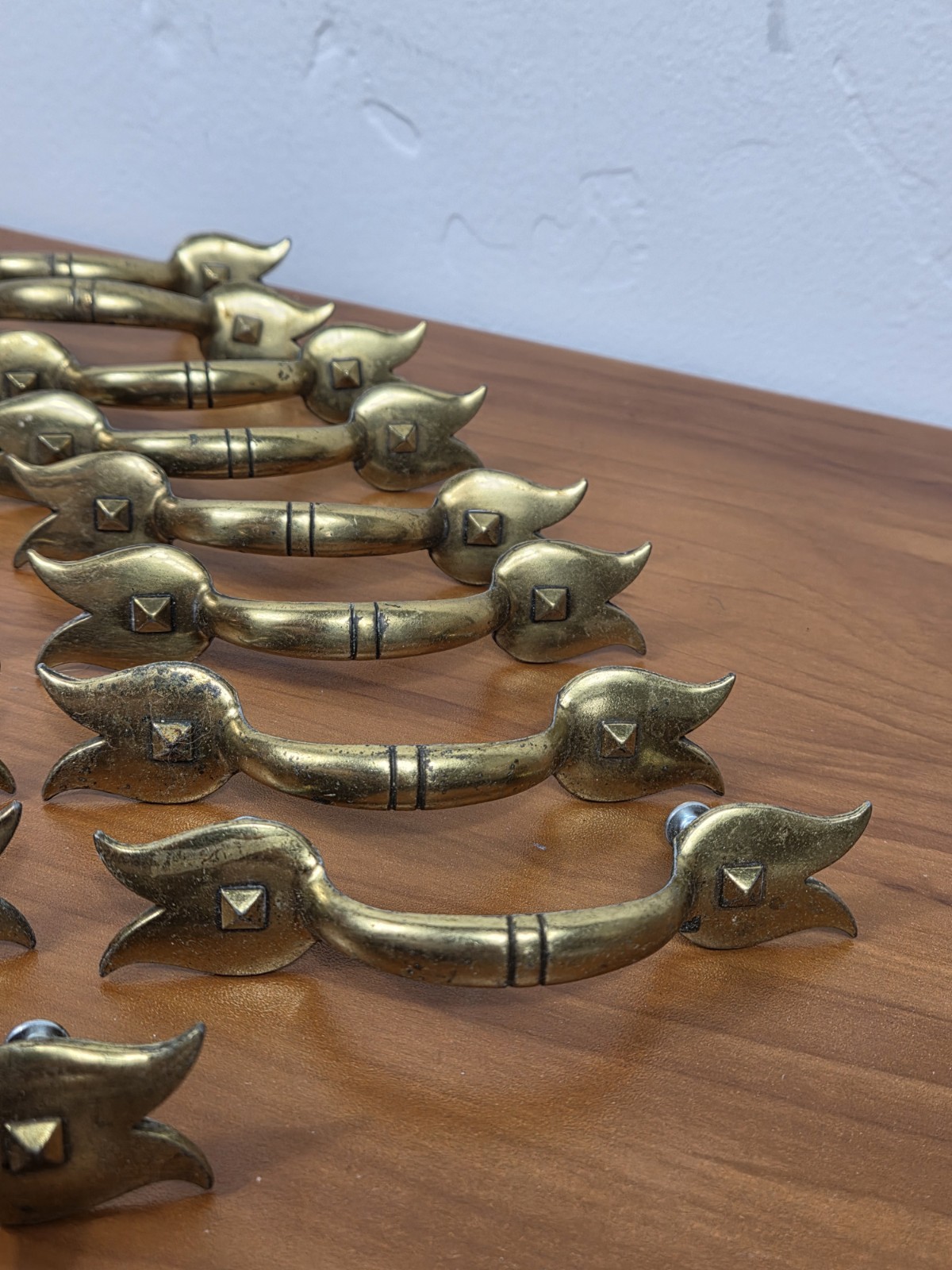Vtg Keeler Brass Co N7536 Brass Drawer Pulls – Lot of 16 – Tulips