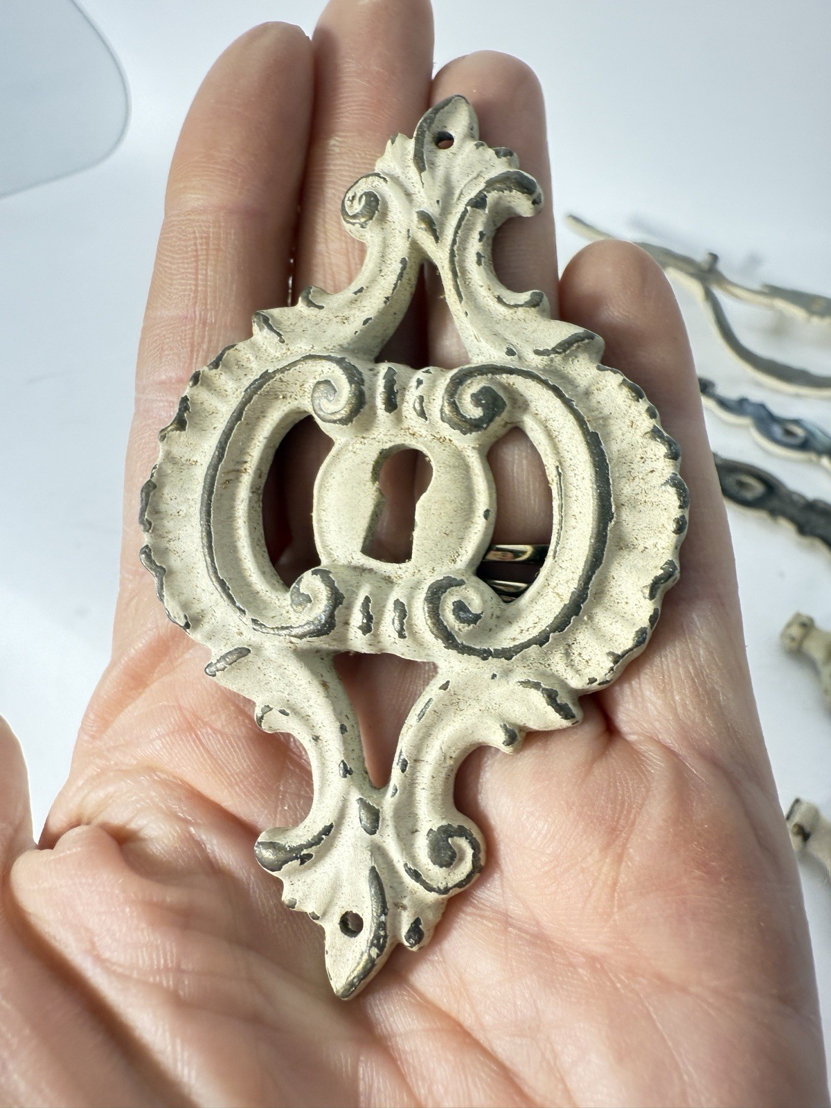 11 Pc VTG Drexel Heritage French Provincial Ornamental Drawer Knobs Pulls Accent