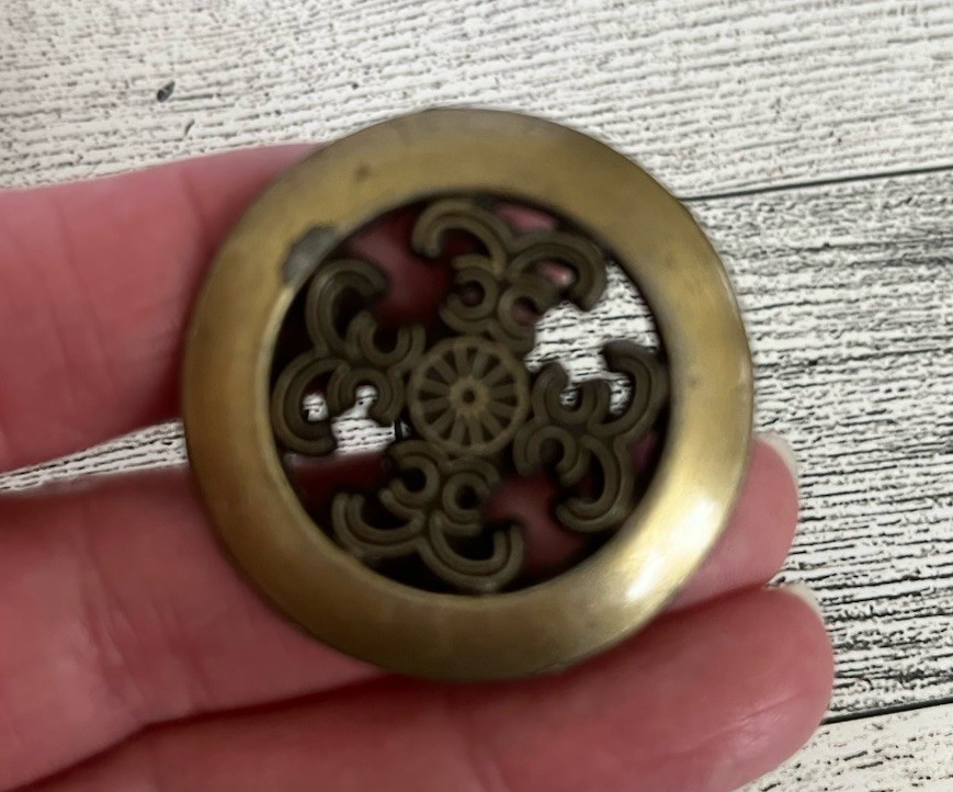 Vintage Floral Brass Door Drawer Cabinet Round Knob Pulls Hardware Lot of 9