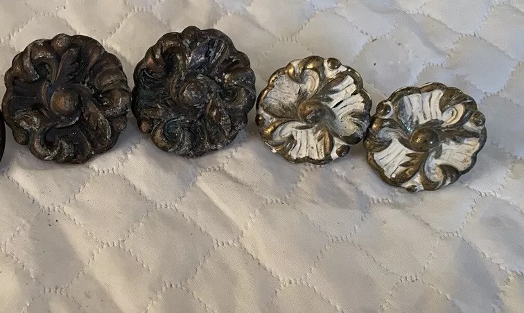 Vintage 2 Pairs Of Brass/brass Like Knobs Round -floral Flower