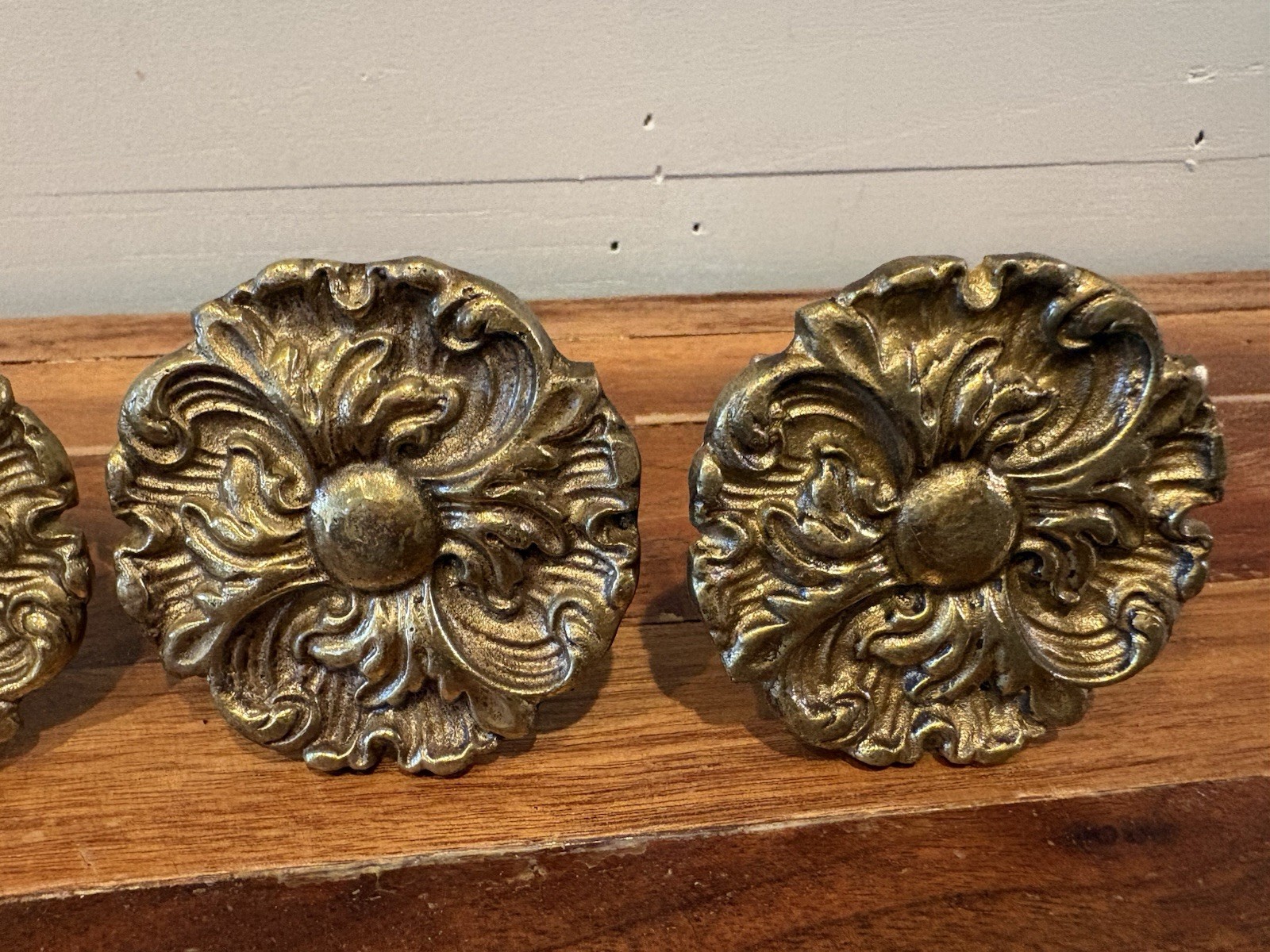 Antique Solid Brass Round Ornate Floral Drawer Cabinet Dresser Knobs/Curtain Tie