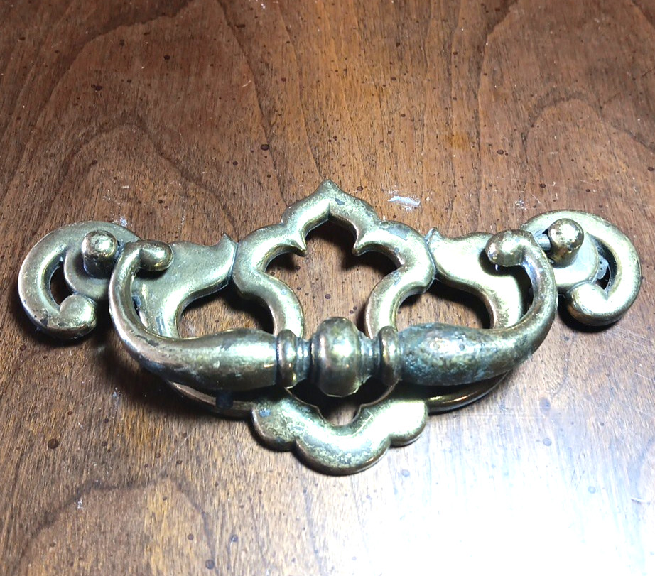 Vintage Brass Bat Wing Bail Drop Handle Ornate Dresser Drawer Pull 5.5″W B447-0