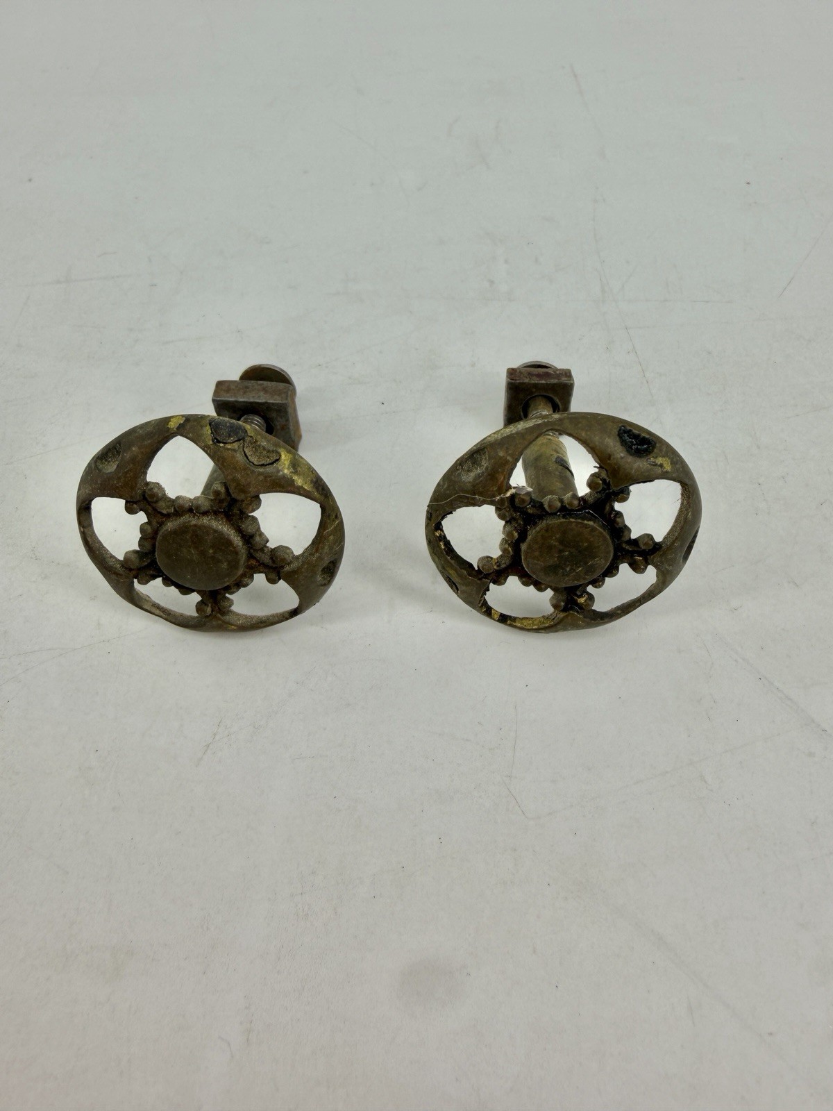 Antique Art Nouveau Floral Openwork Dresser Hardware 4 Drawer Knobs 2 Bail Pulls