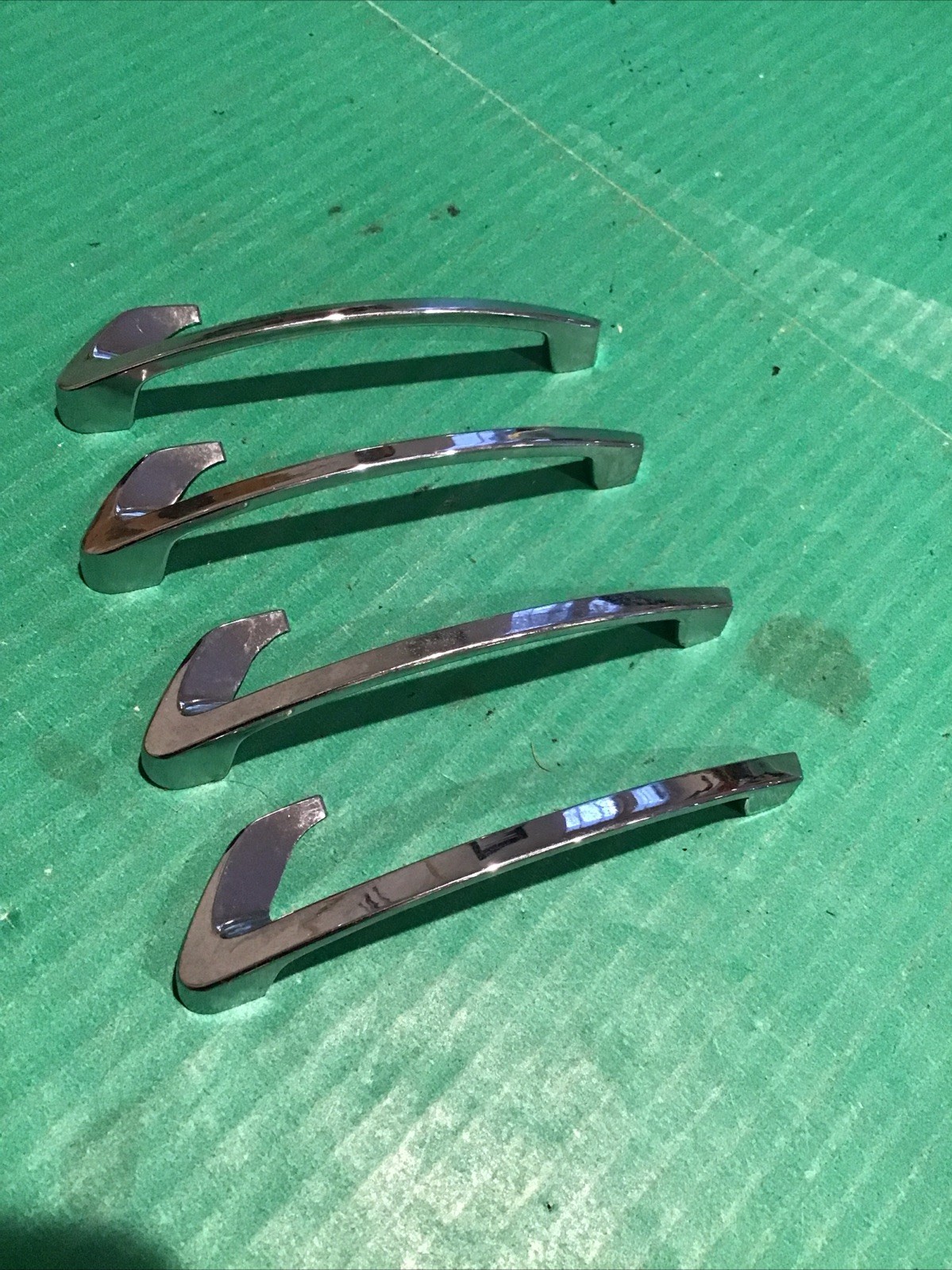 Lot of 4 Vintage 4.5″ Shiny Chrome MCM Art Deco 50’s Atomic Drawer Pulls Handle