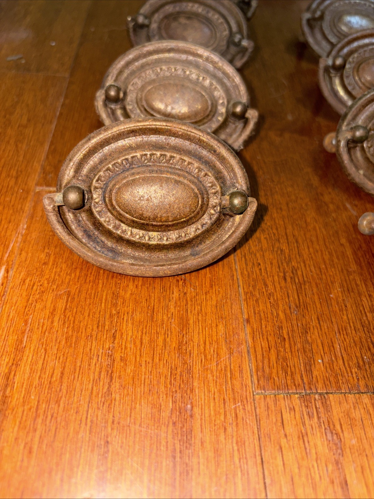 8 Vintage Oval Hepplewhite Duncan Phyfe Style Metal Drawer Pulls w All/Screws