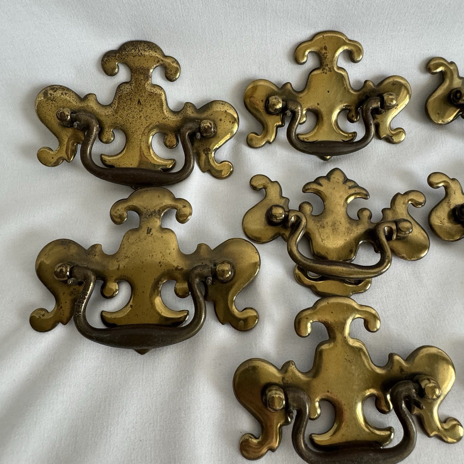 VTG Set Of 23 KBC (KEELER BRASS CO) Brass Drawer Pulls 6 Lg 14 Sm w/all But 2 Sc