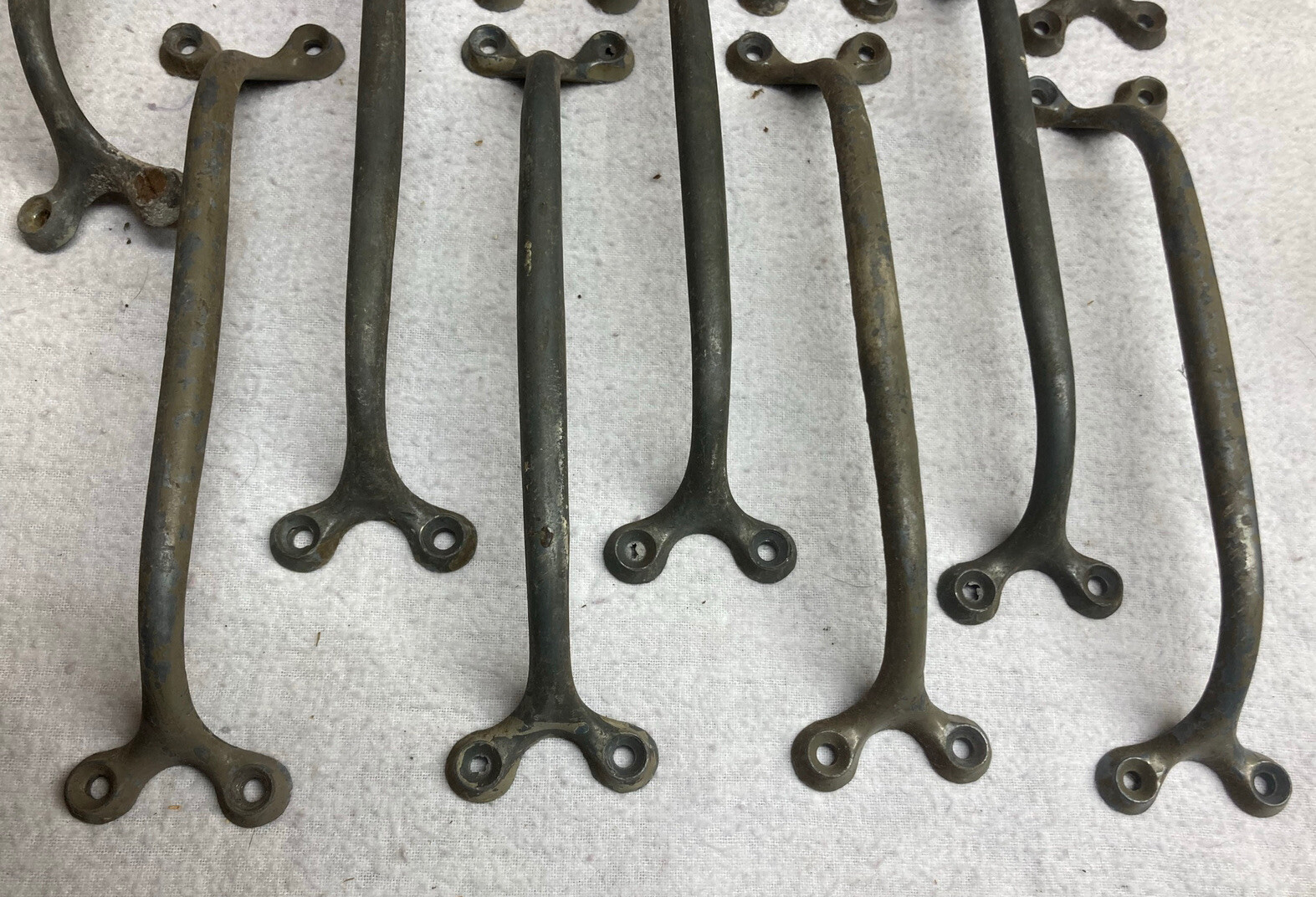LOT 15 ANTIQUE HANDLES, DRAWER PULLS 1930s 1920s 1910s