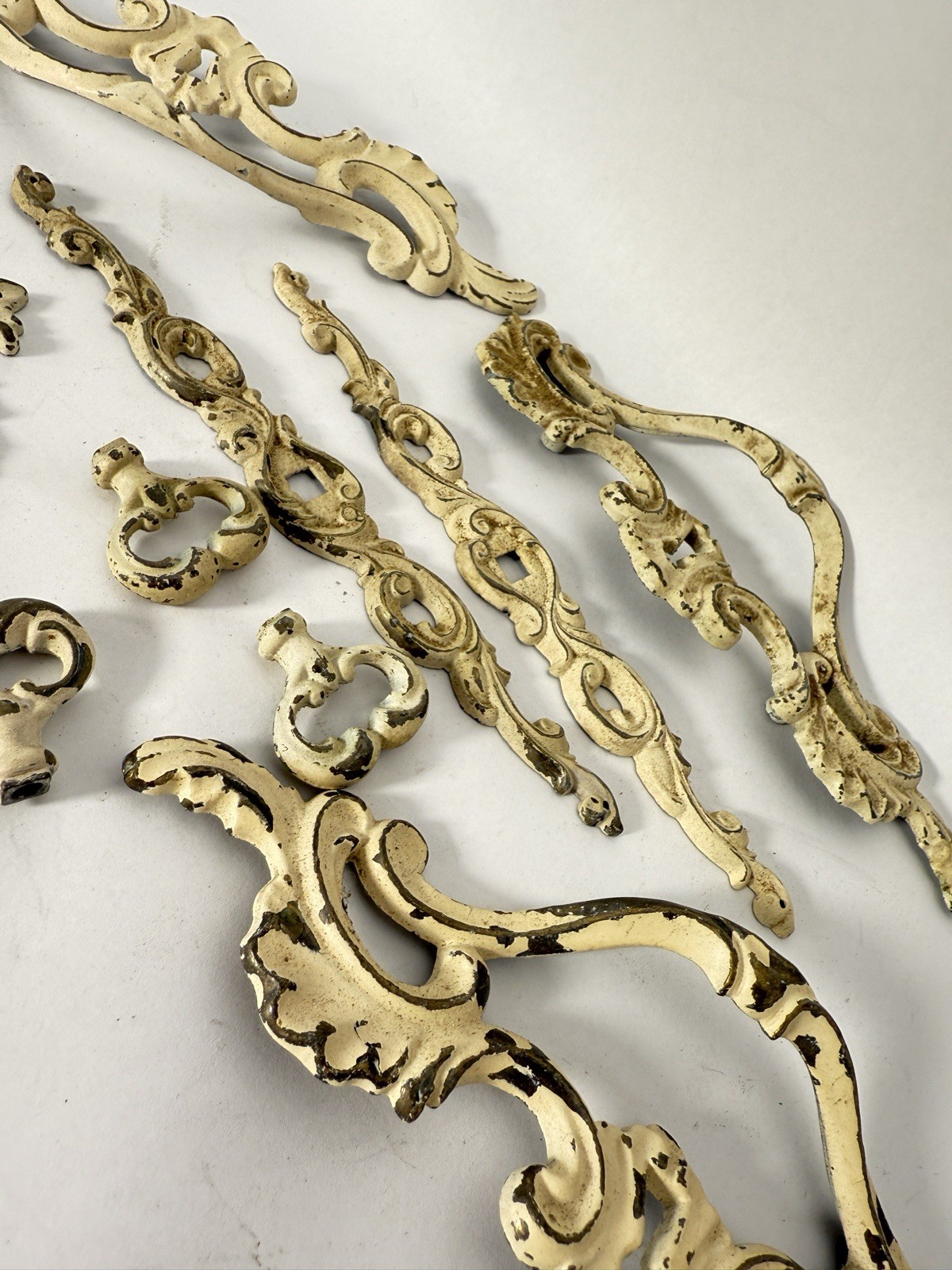 11 Pc VTG Drexel Heritage French Provincial Ornamental Drawer Knobs Pulls Accent