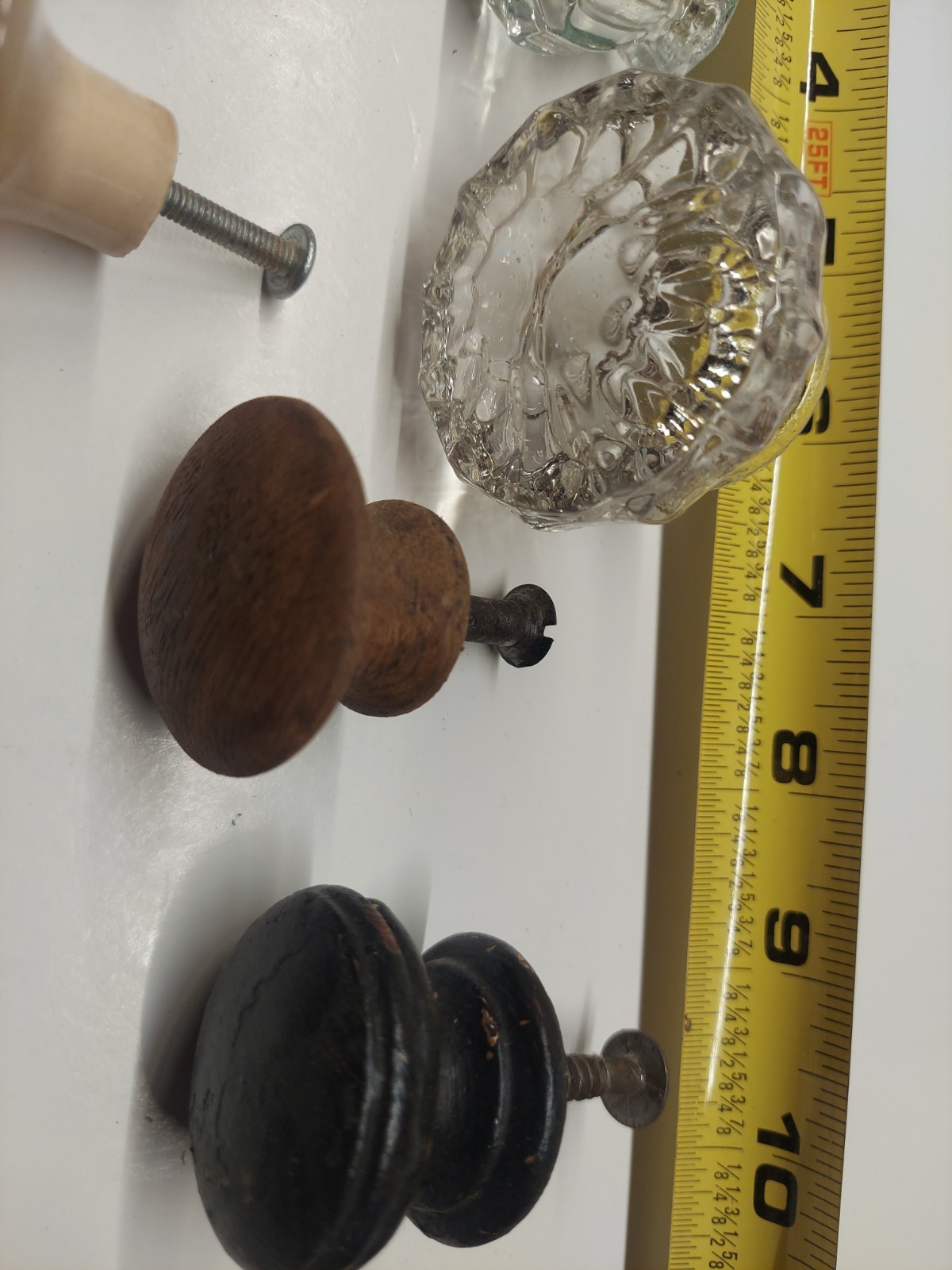 VINTAGE GLASS PULL KNOBS Lot # 270