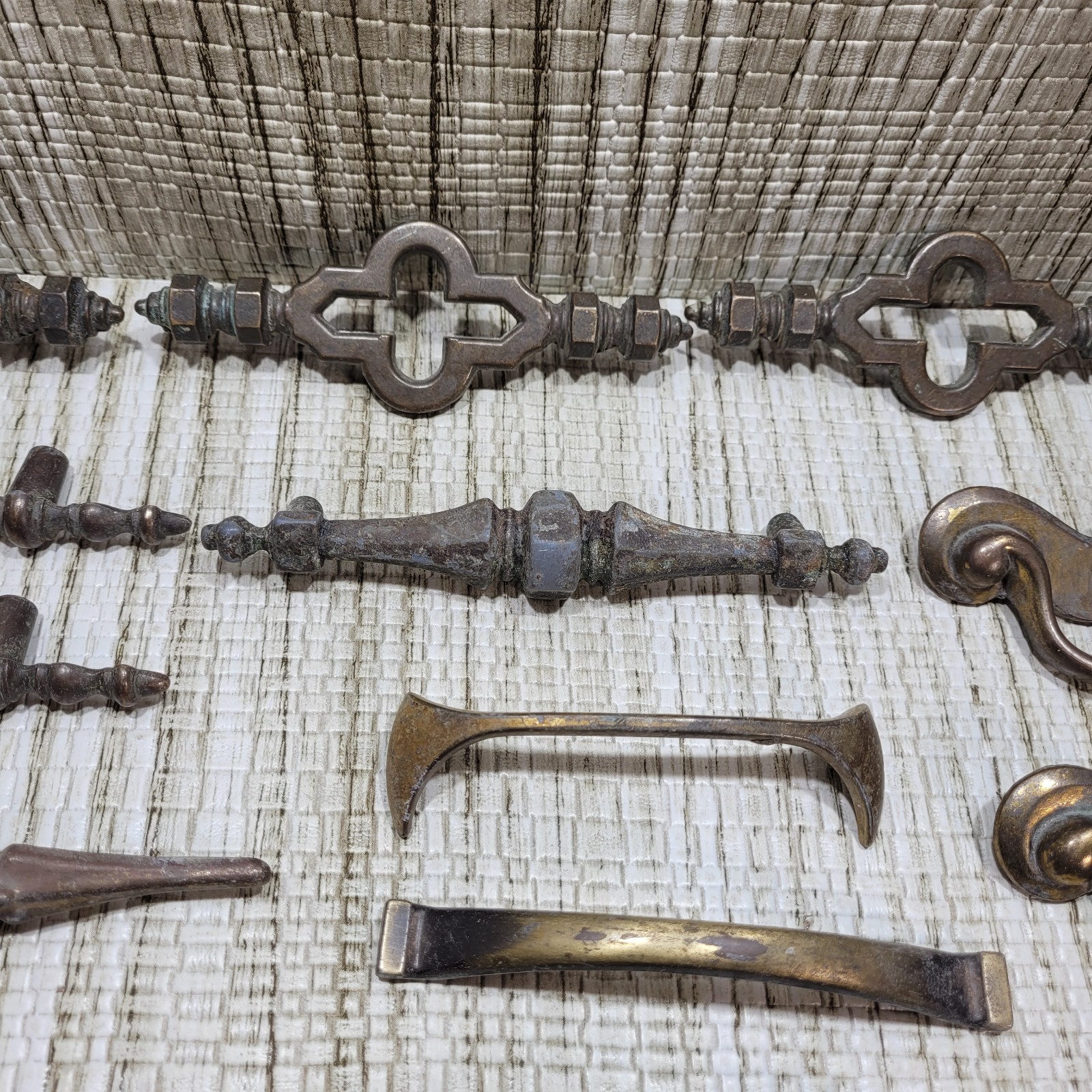 Mixed Lot of Dresser Drawer Pulls Handles (ALL IN PHOTO) NO SCREWS