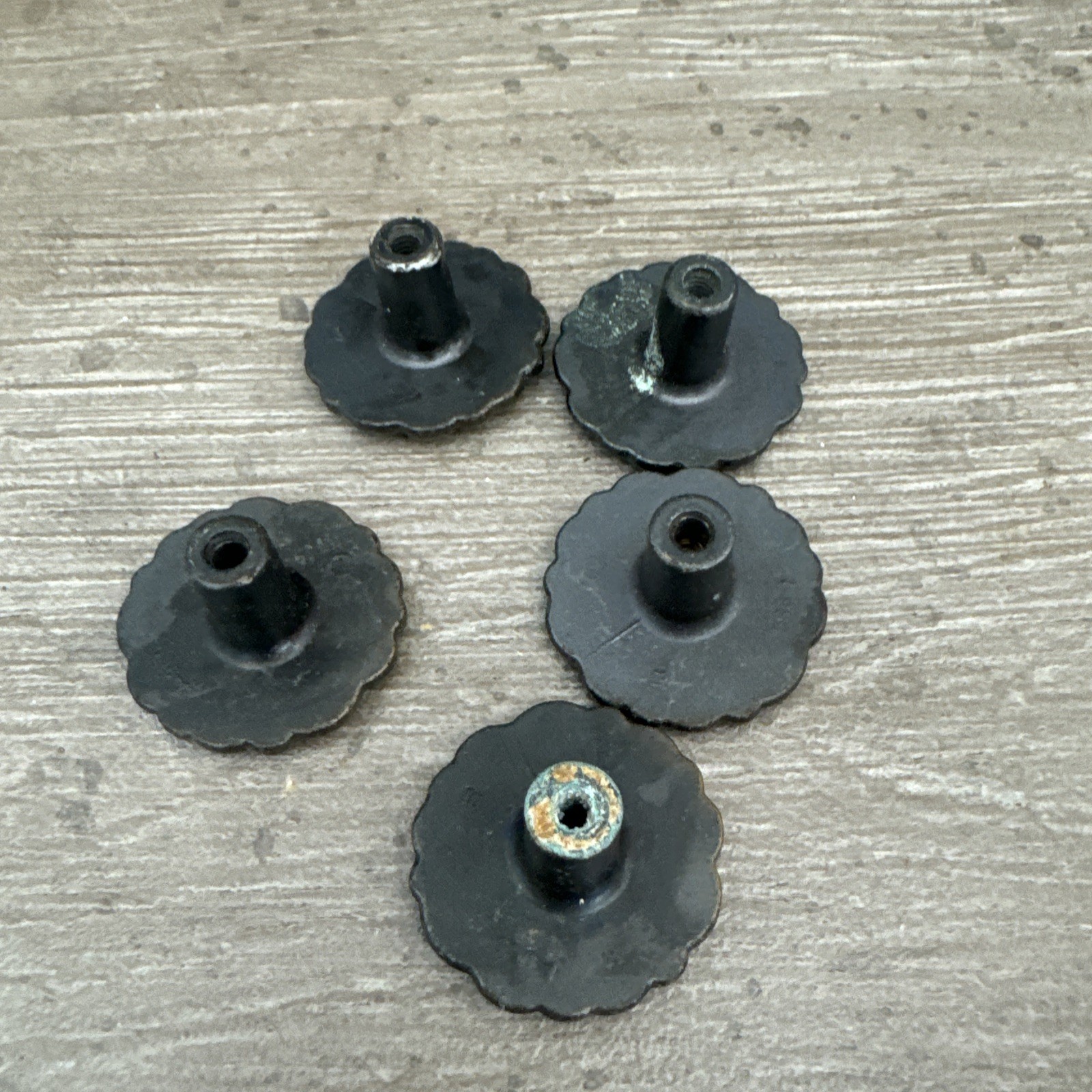 Lot of 5 Vintage Amerock Floral Cabinet Drawer Pulls Knobs Bronze Gold 1.25” 60s