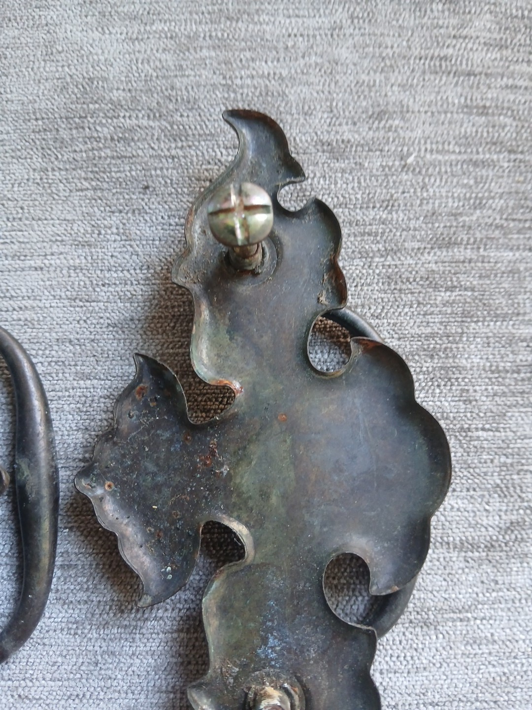 Set of 2 Batwing drawer pulls handel hardware with screws holes are 3″ on center
