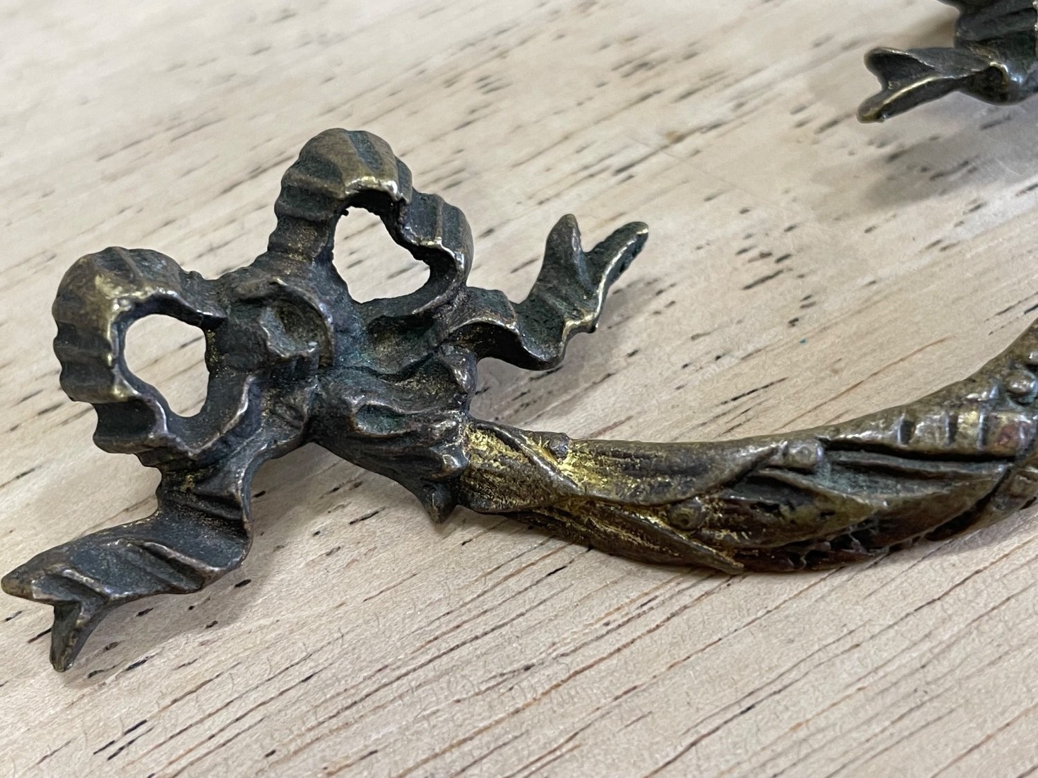 Vintage Antique Brass Drawer Pull Ribbon Bow Laurel Leaf French Provincial