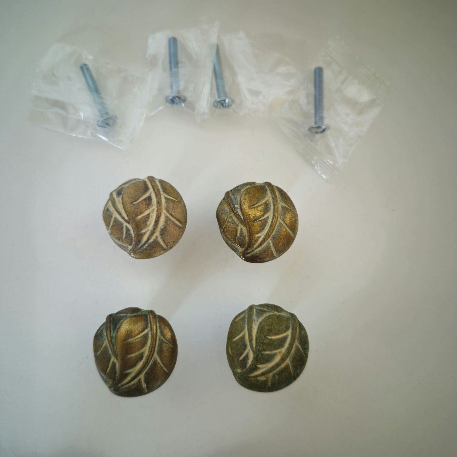 Vintage Keeler Brass Co. KBC Solid Brass Leaf Drawer Cabinet Knob Pull Set Of 4