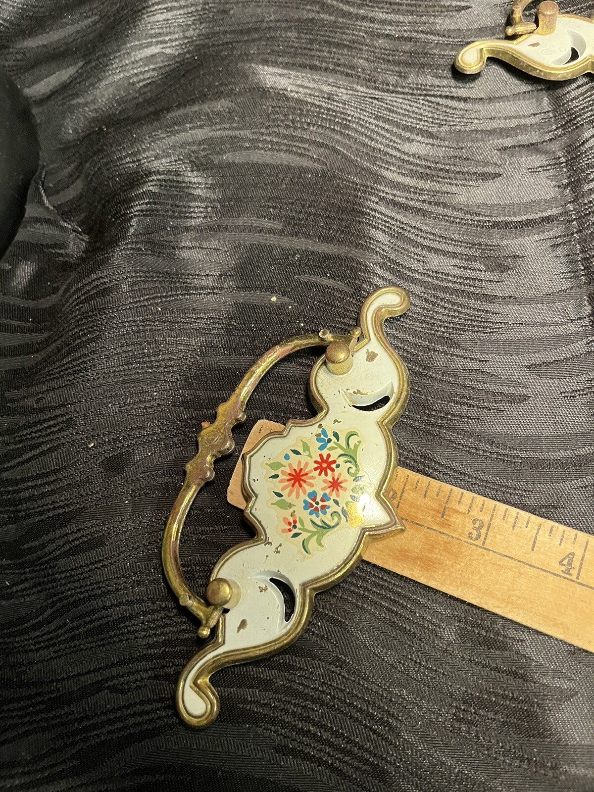 8pc Vintage Brass Drop Bale Dresser Cabinet Drawer Pulls White Floral Design