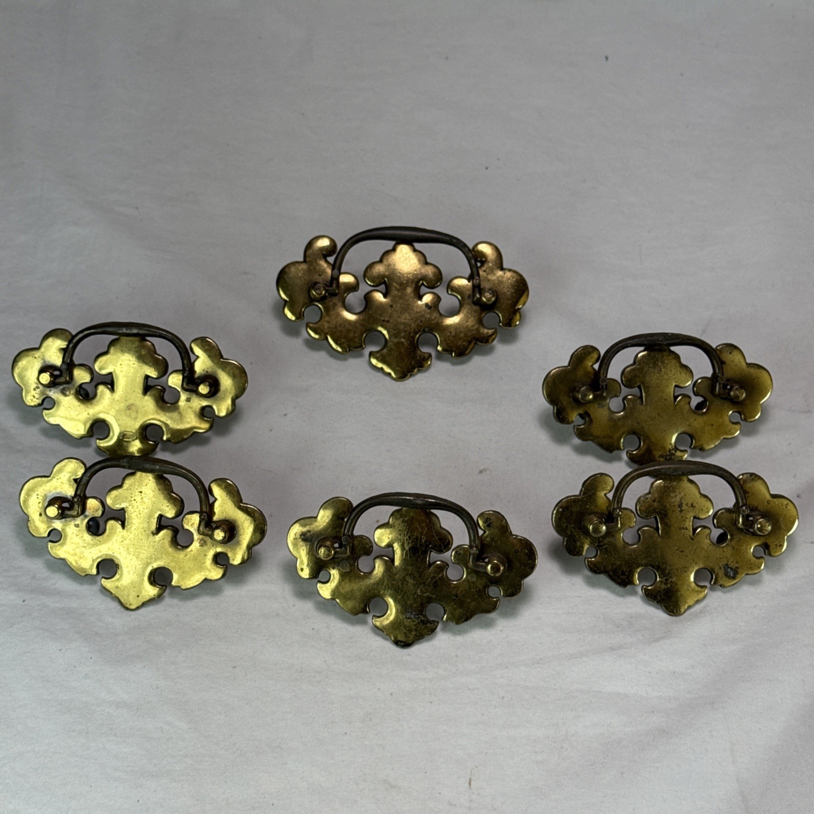 Chippendale Colonial Brass Antique Hardware Batwing Drawer Pulls Handles 6 Total