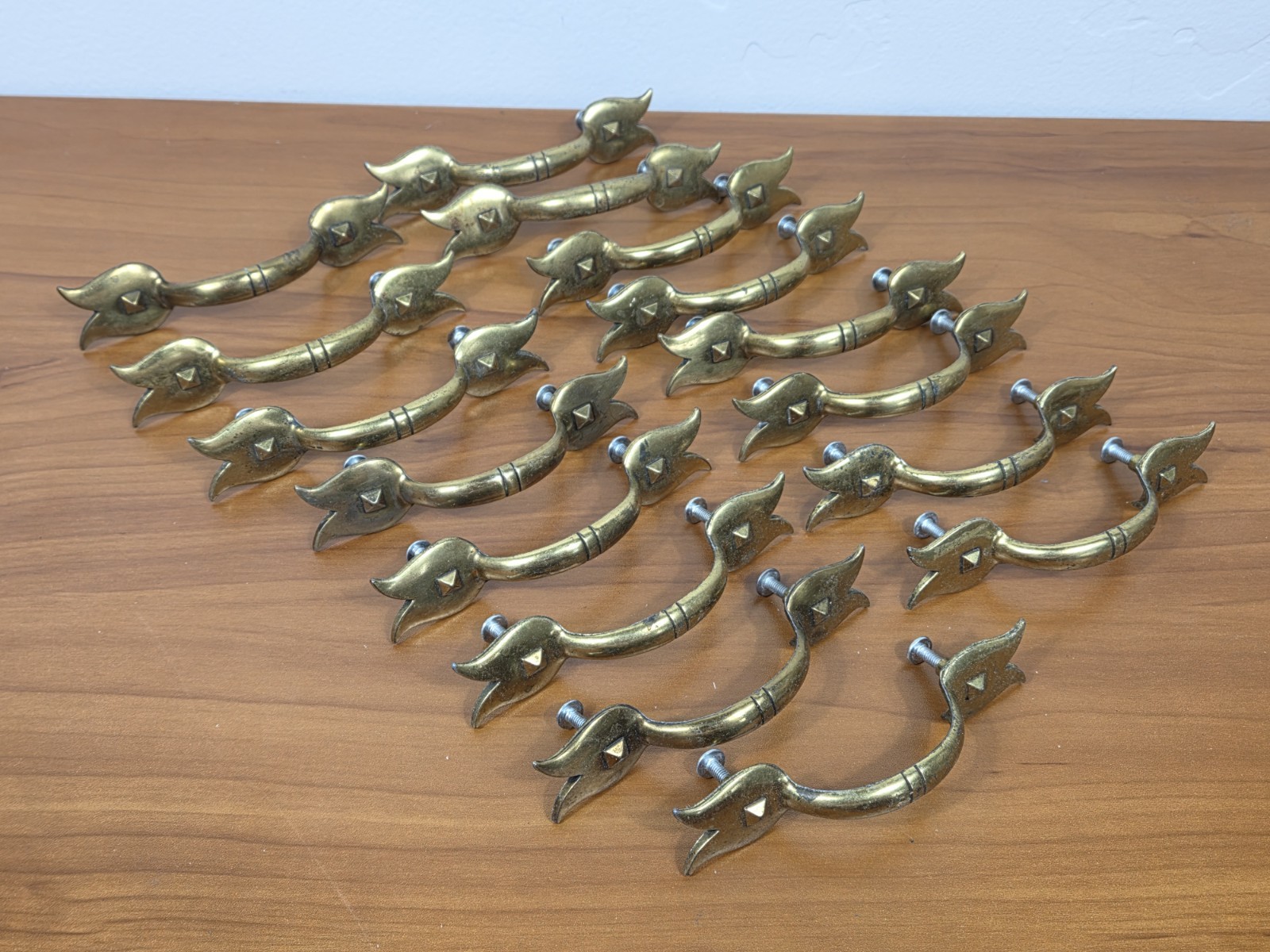 Vtg Keeler Brass Co N7536 Brass Drawer Pulls – Lot of 16 – Tulips