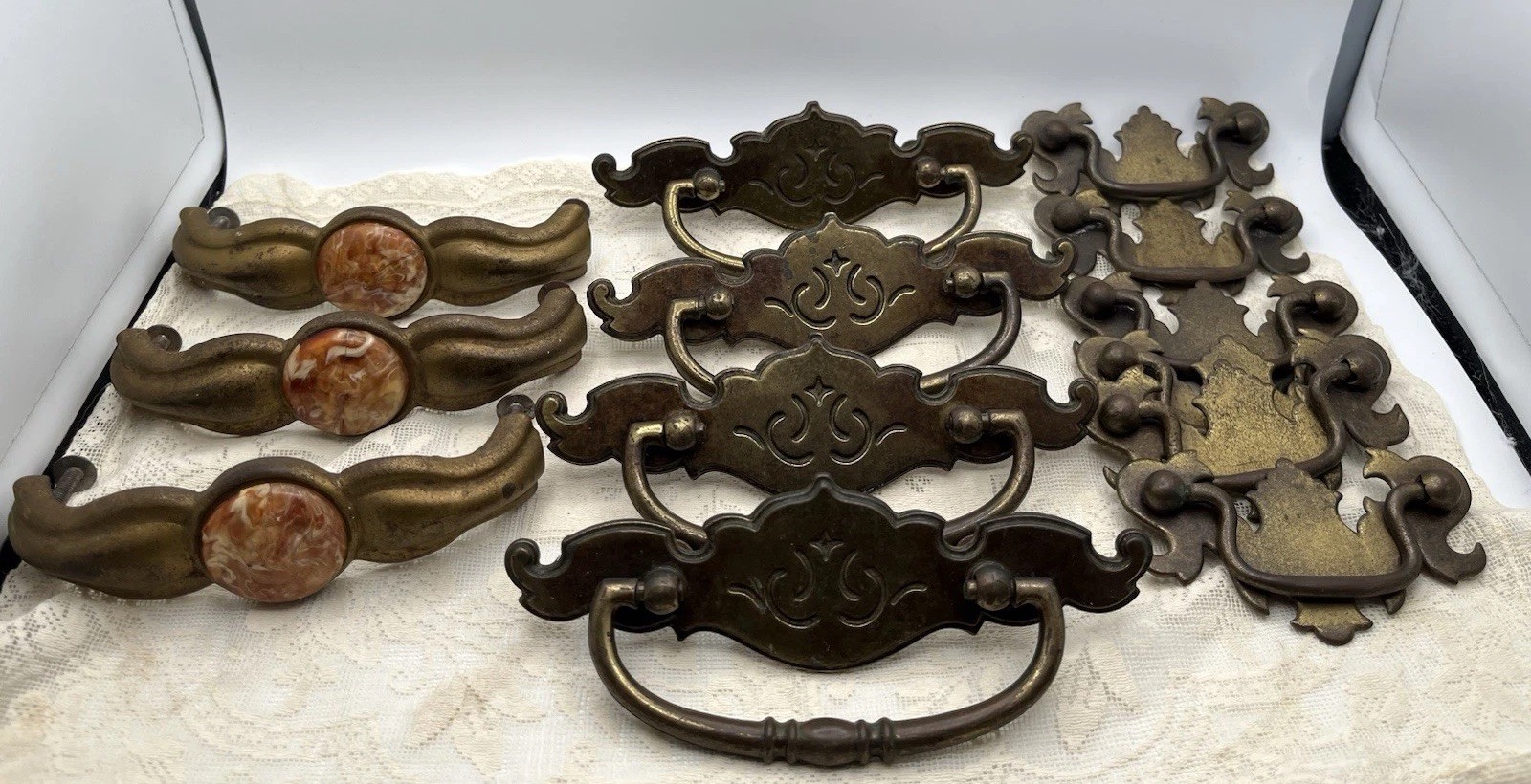 Furniture Pulls Handles Brass Bakelite Vintage Lot Of 13 Hardware Mixed