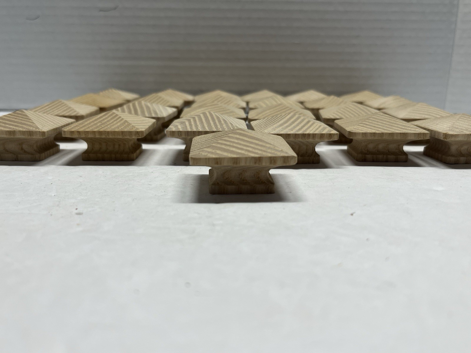 VTG Lot (25) NOS Square/Peak Natural/Unfinished Fixed Wood Drawer/Cabinet Knobs