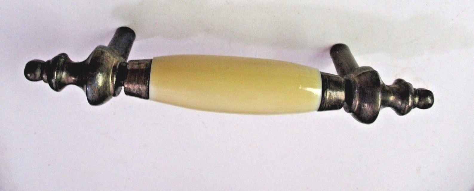 Drawer Pull Handle 1960s Dark Aged Brass Steeple Tips 3″ Centers Taiwan 1 Vtg