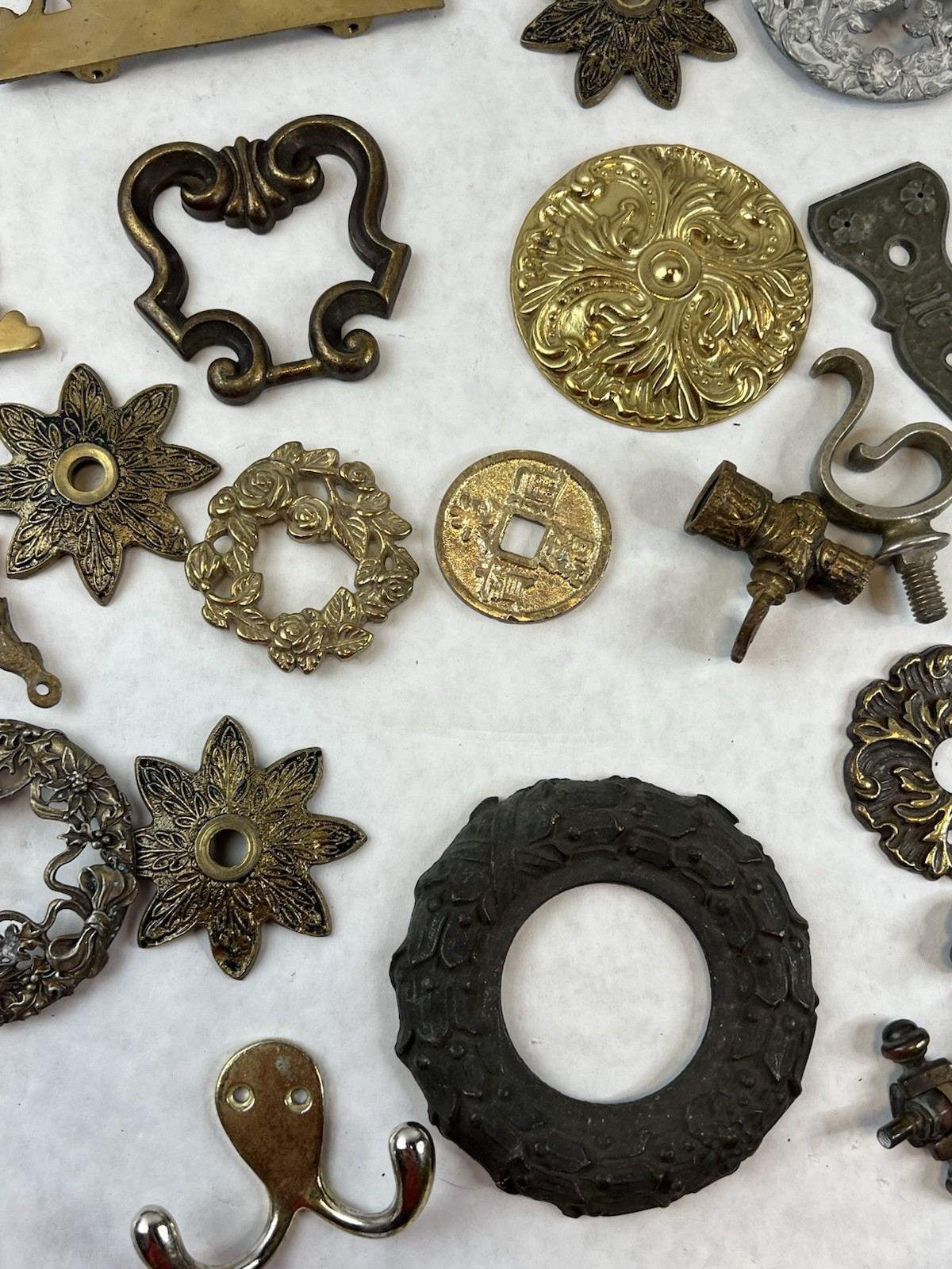JUNK LOT of Antique Salvaged Brass Drawer Pull knobs – Steampunk art ideas!