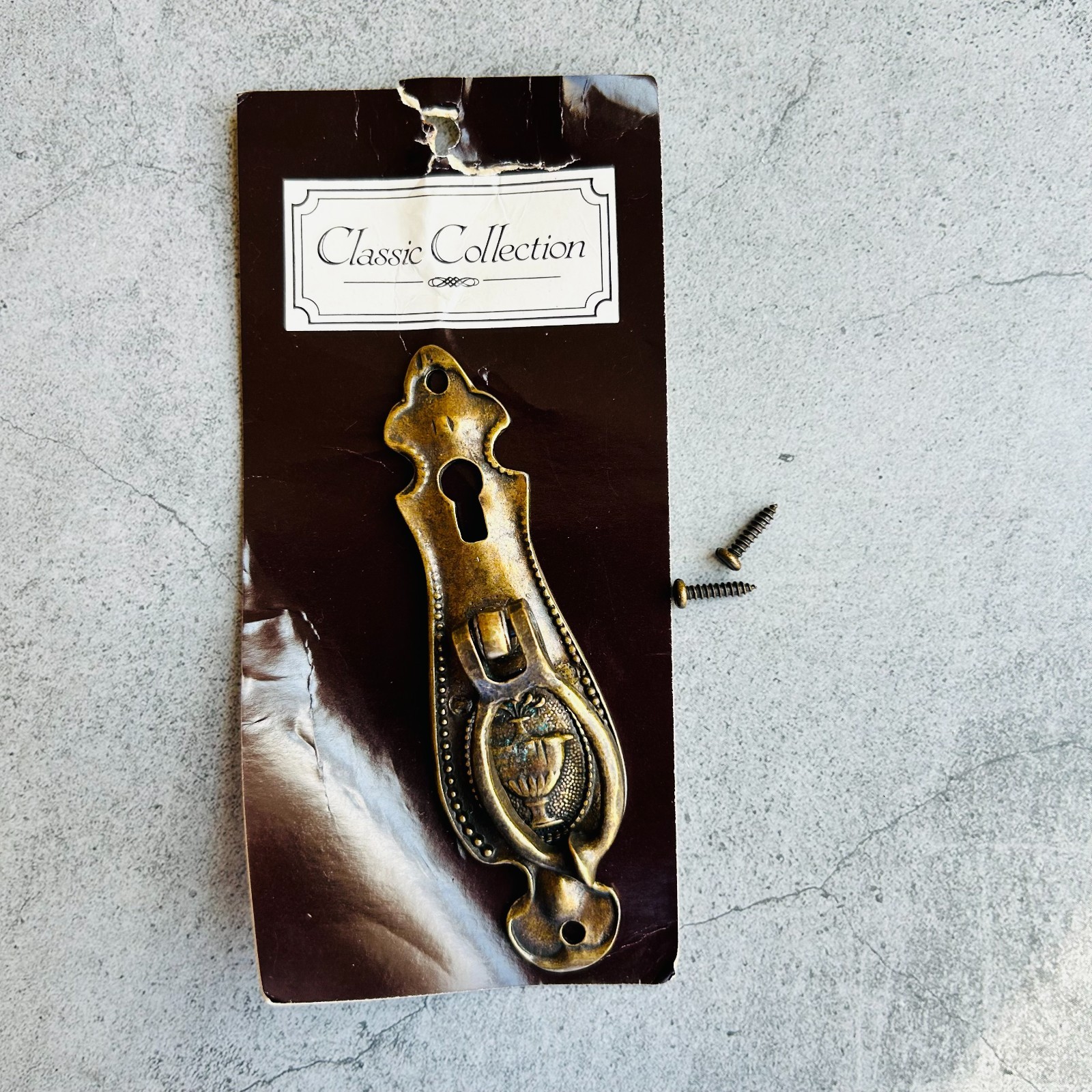 Classic Collection Drawer Pull Furniture Hardware Keyhole with Ring Dropper