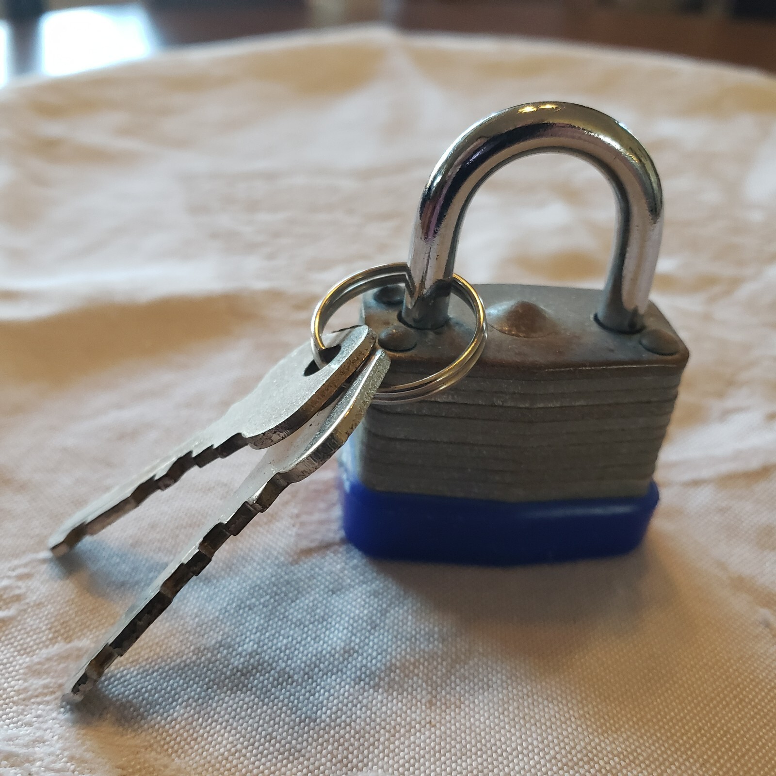 VTG Pad Lock 30mm with Two Keys Chrome 1.25″ Wide 1.75″ Tall Blue Edge