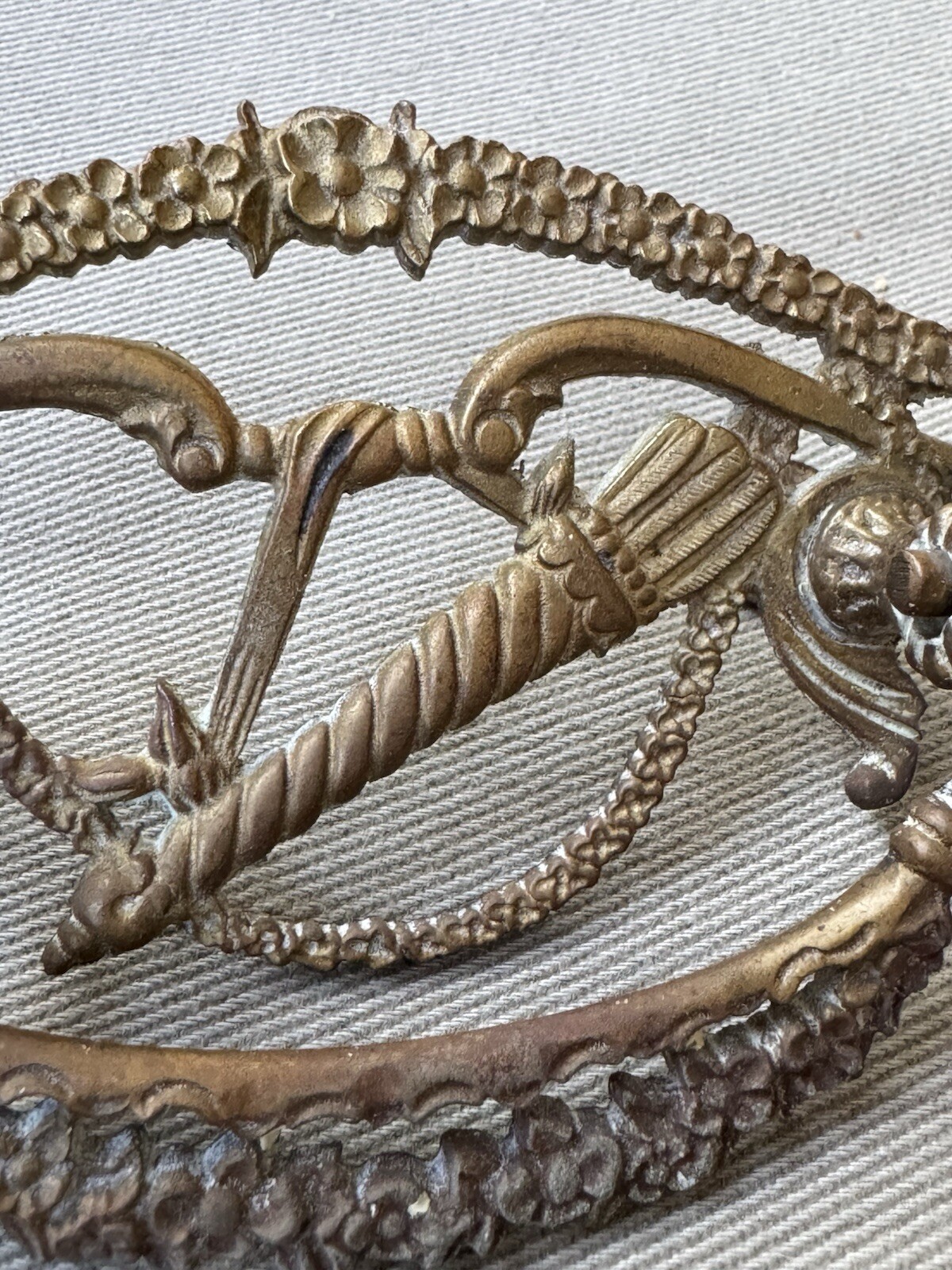 Antique Ornate Floral Pattern Bronze Tone Metal Drawer Pull