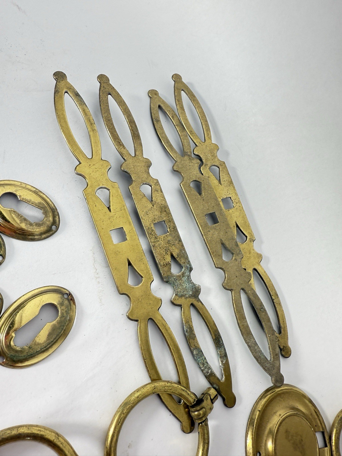 Drexel Heritage Ornamental Drawer Pulls Knobs Lot of 22 pcs Gold Tone Key Hole