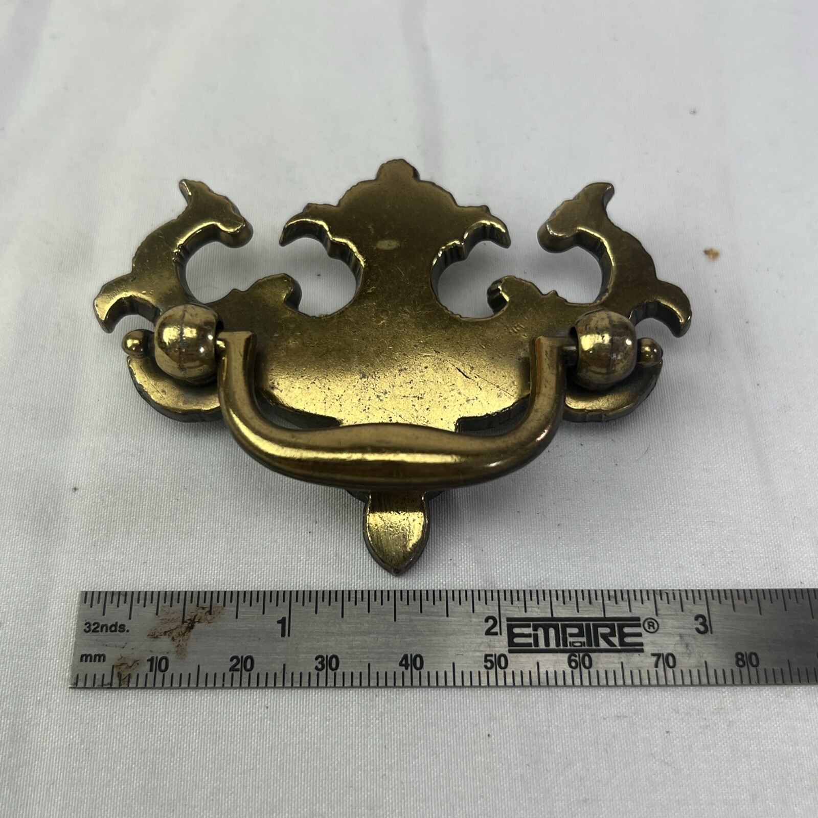 Vintage Keeler Brass Co KBC1 #8652 Brass Dresser Drop Pulls & Key Hole Lot Of 20